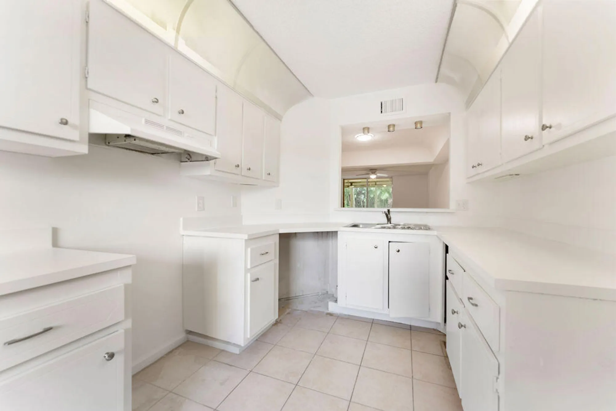 Property Slideshow image 6 of 32 | 23247 barwood ln 101, Boca Raton, FL, 33428