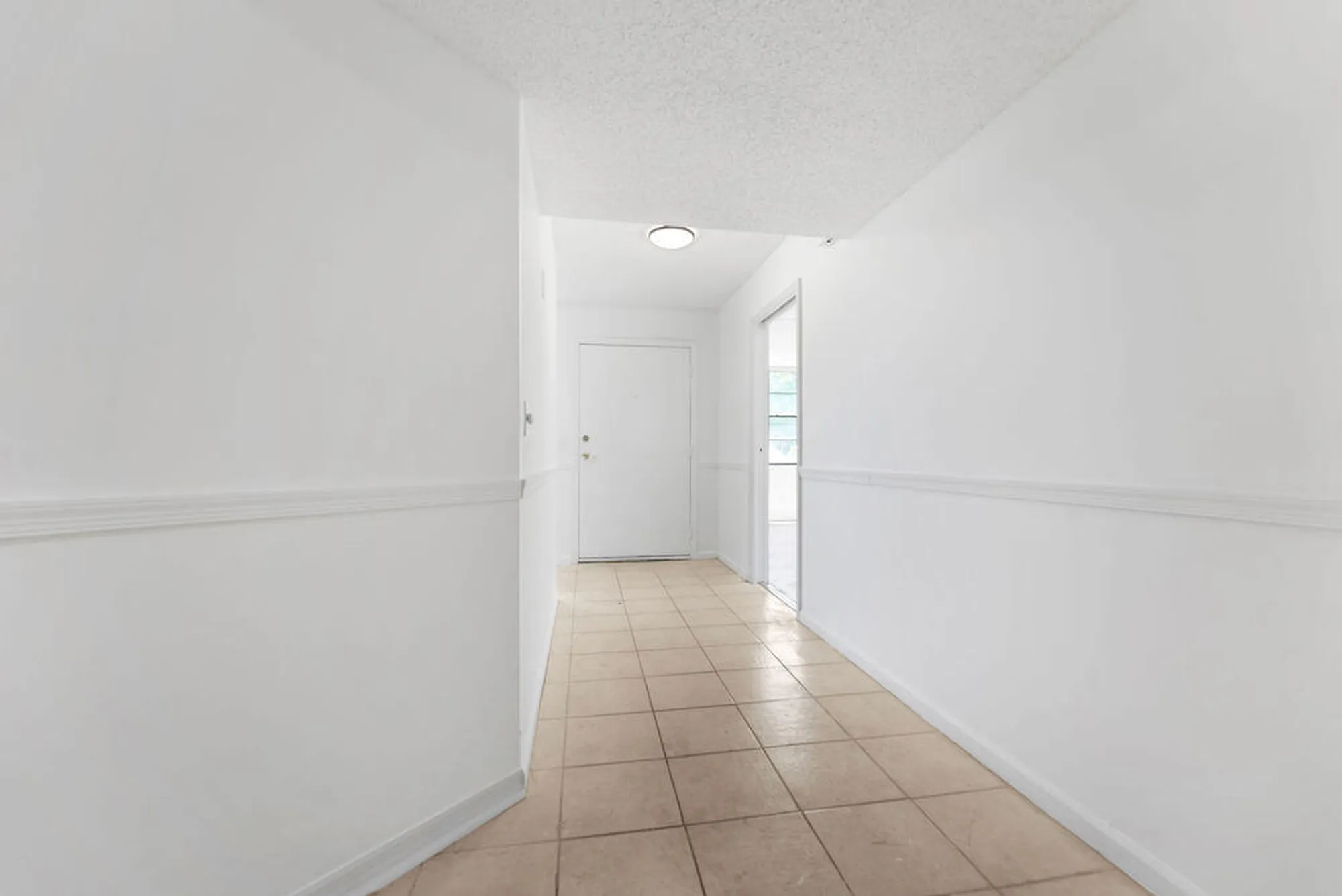 Property Slideshow image 7 of 32 | 23247 barwood ln 101, Boca Raton, FL, 33428