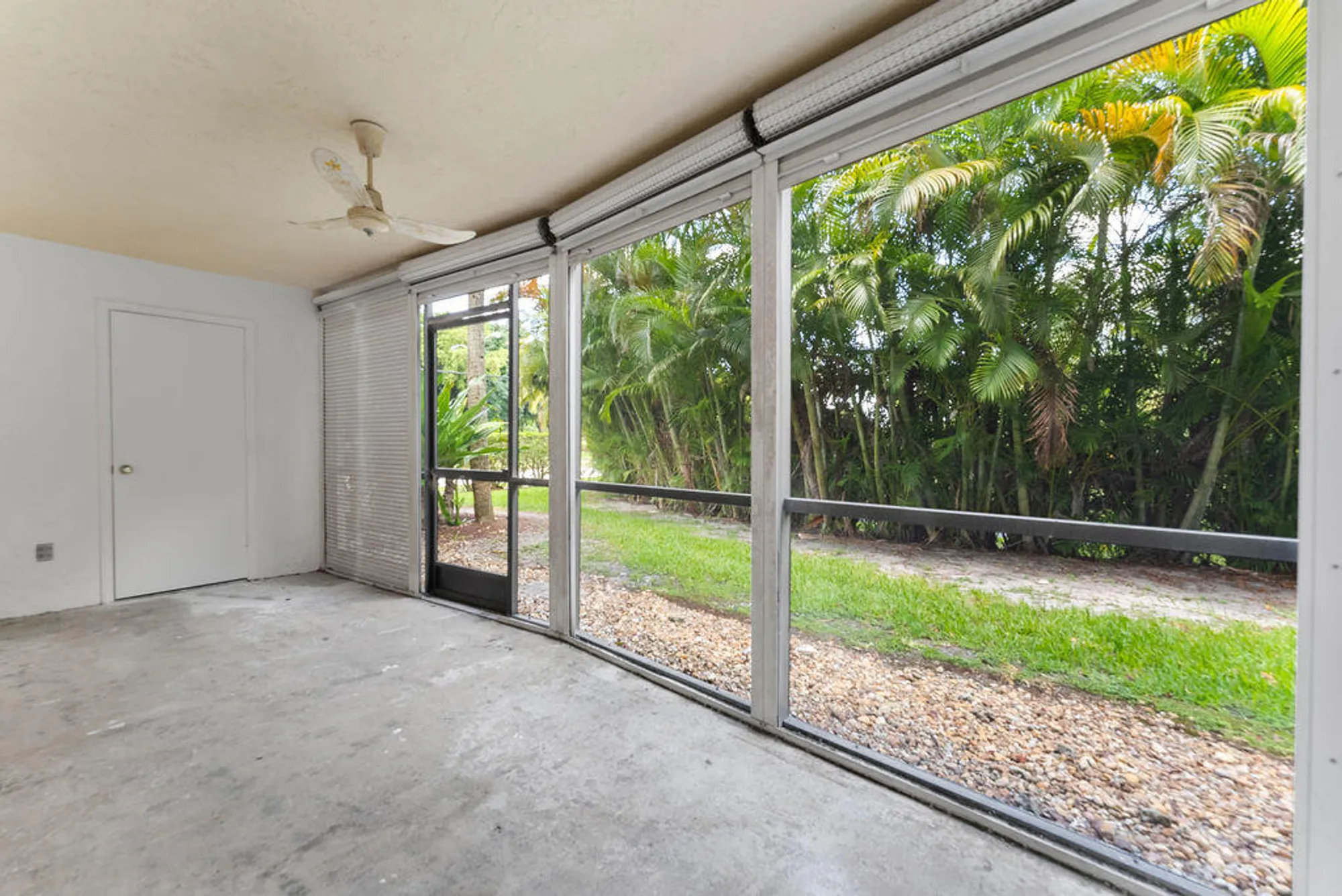 Property Slideshow image 25 of 32 | 23247 barwood ln 101, Boca Raton, FL, 33428
