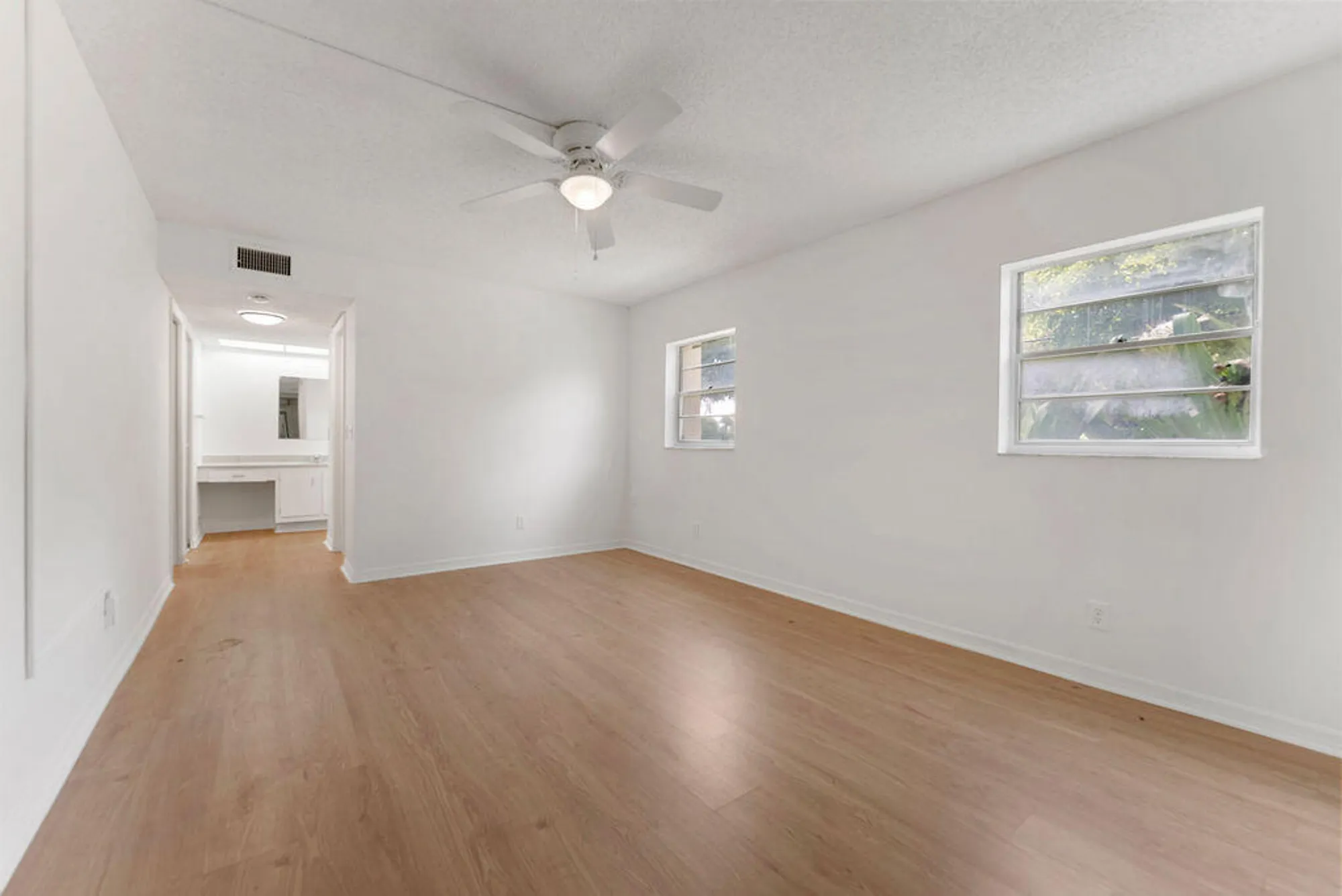 Property Slideshow image 17 of 32 | 23247 barwood ln 101, Boca Raton, FL, 33428