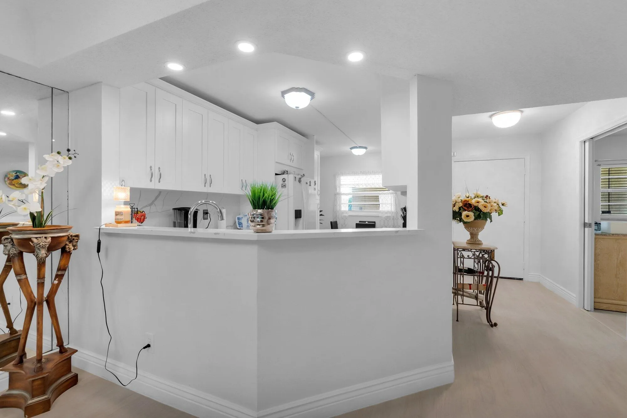 Property Slideshow image 6 of 31 | 23247 barwood ln 305, Boca Raton, FL, 33428