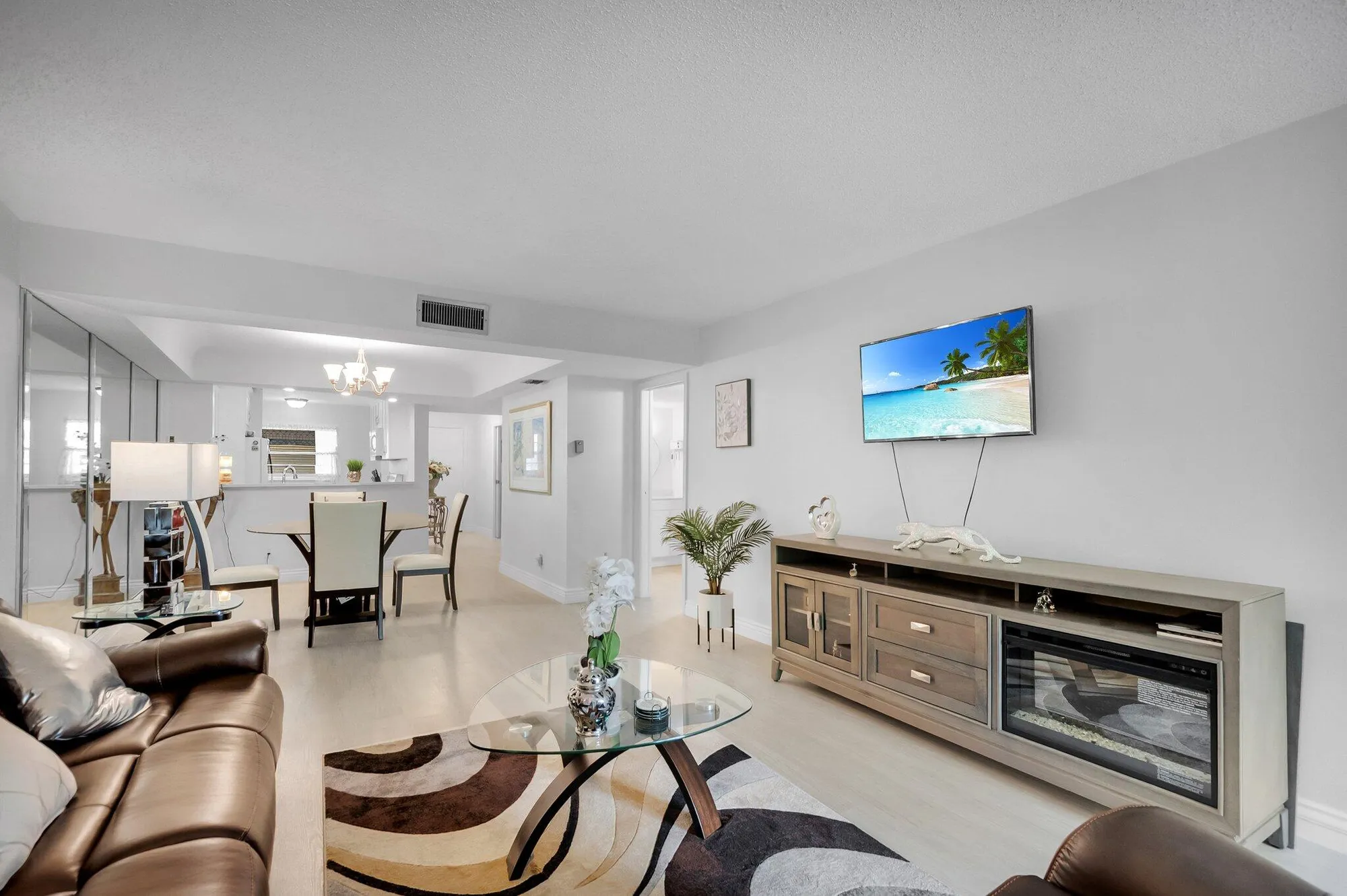 Property Slideshow image 11 of 31 | 23247 barwood ln 305, Boca Raton, FL, 33428