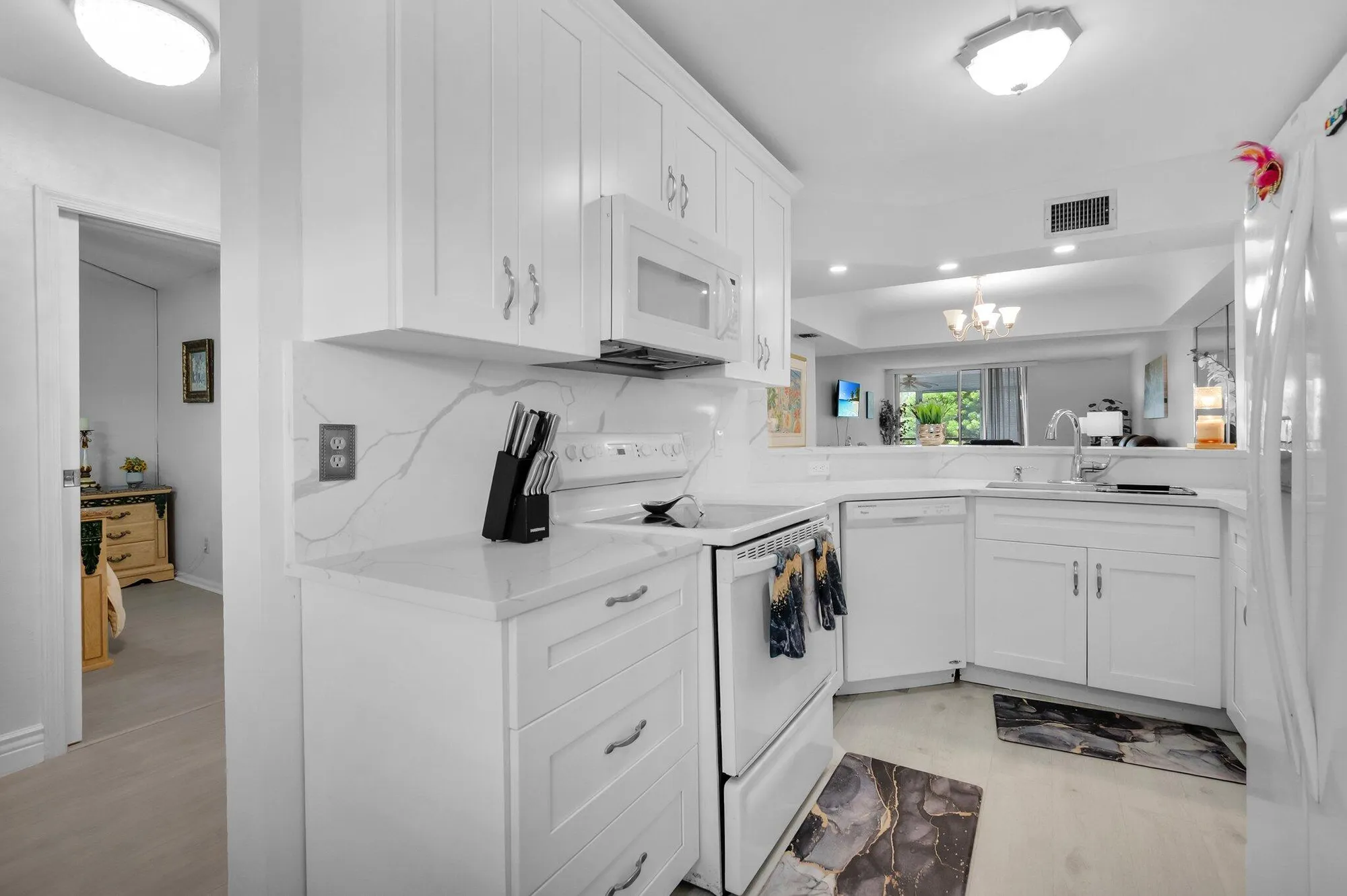 Property Slideshow image 14 of 31 | 23247 barwood ln 305, Boca Raton, FL, 33428