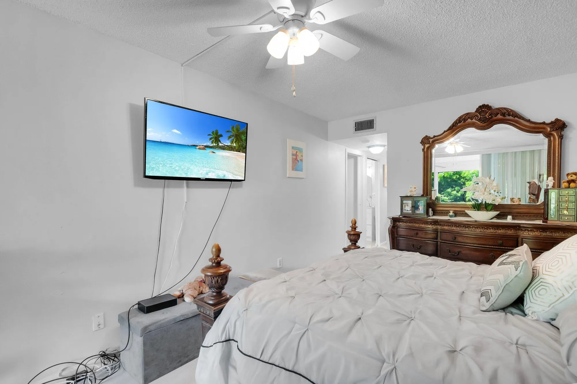 Property Slideshow image 17 of 31 | 23247 barwood ln 305, Boca Raton, FL, 33428