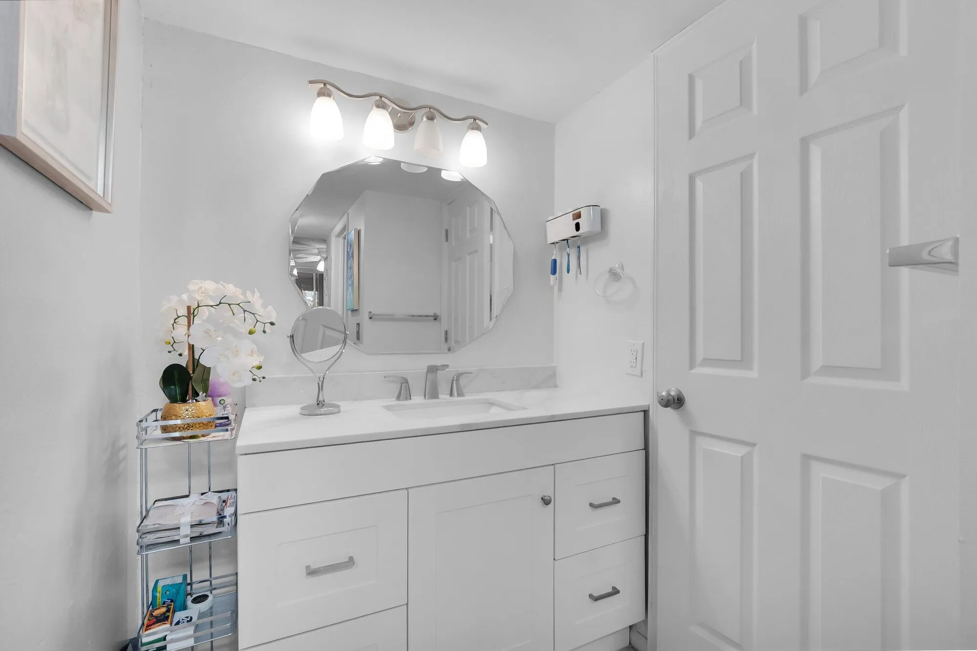 Property Slideshow image 18 of 31 | 23247 barwood ln 305, Boca Raton, FL, 33428