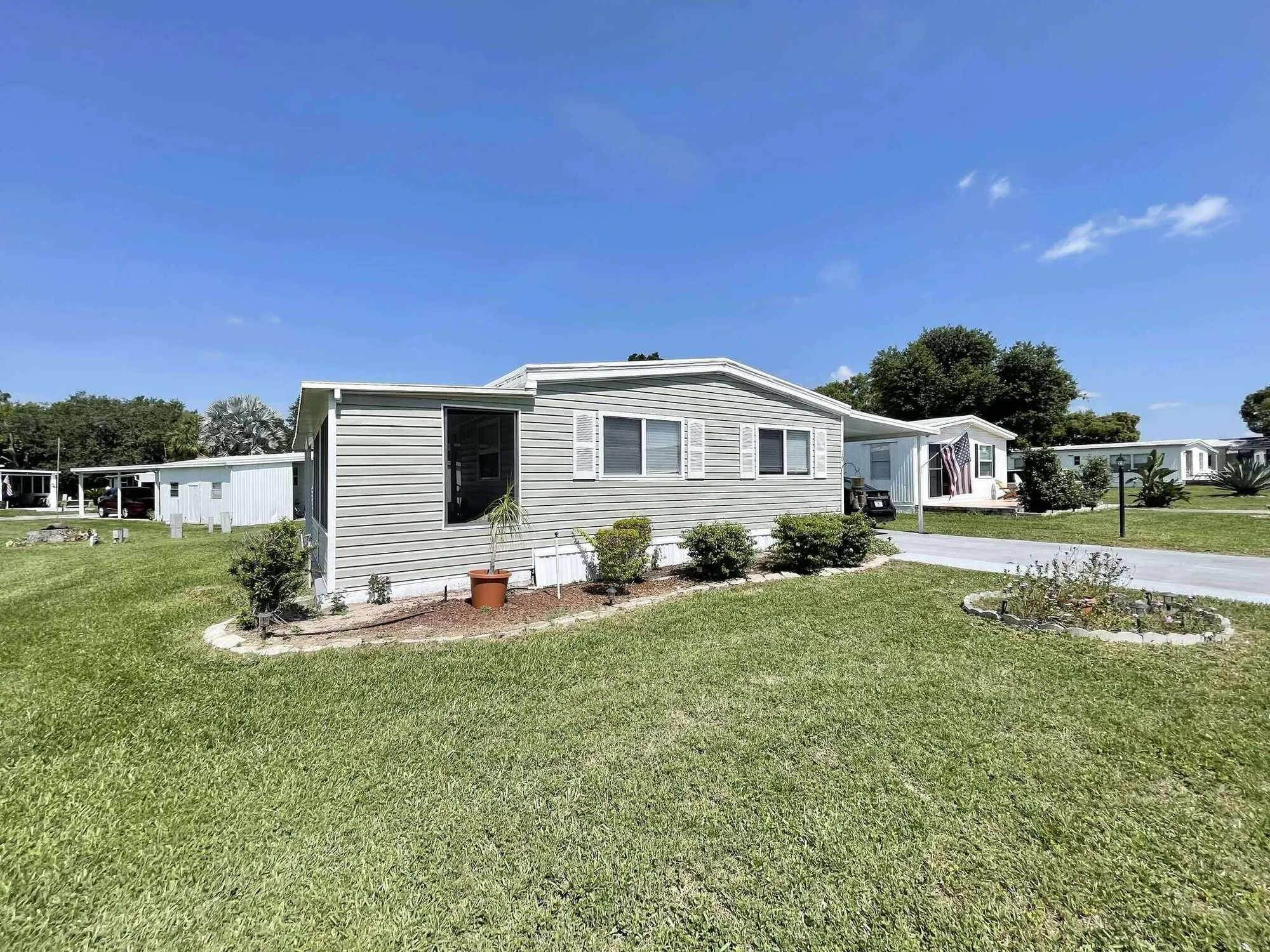 Property Slideshow image 16 of 20 | 10 pinecrest st, Lake Placid, FL, 33852