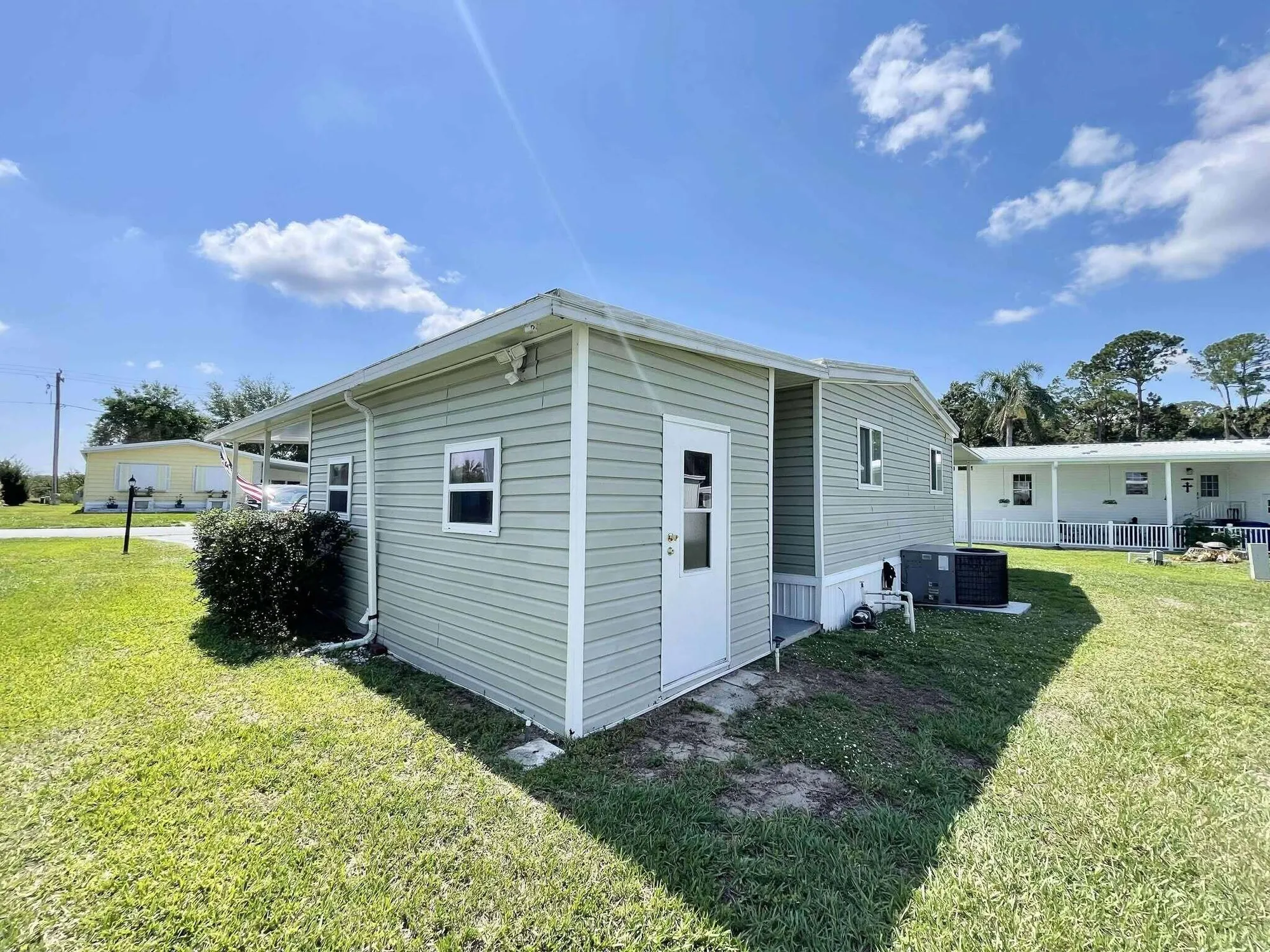 Property Slideshow image 17 of 20 | 10 pinecrest st, Lake Placid, FL, 33852