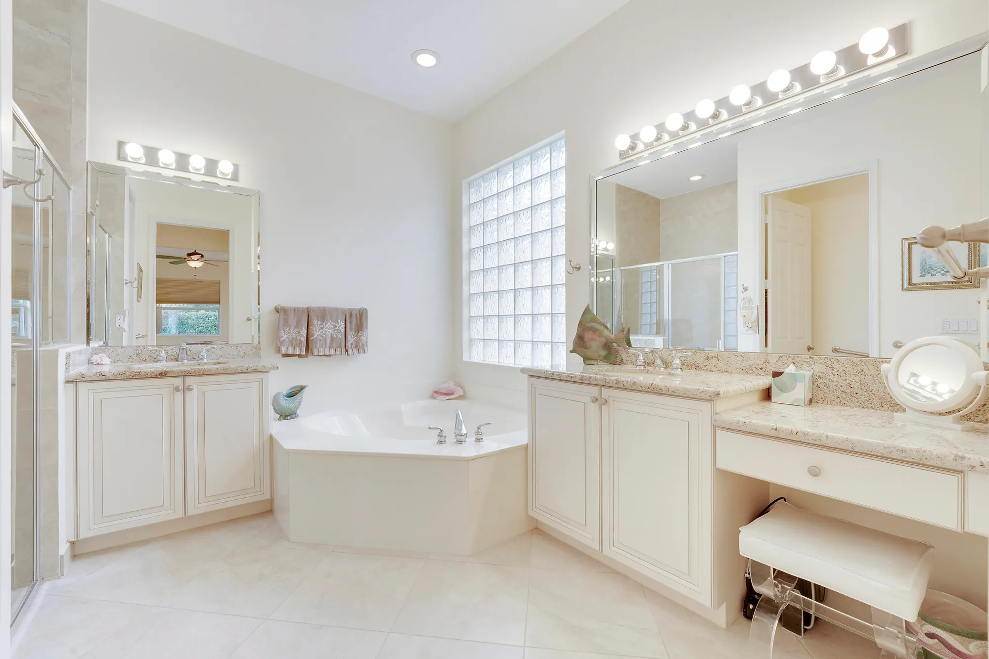 Property Slideshow image 13 of 34 | 10552 stone garden dr, Boynton Beach, FL, 33473