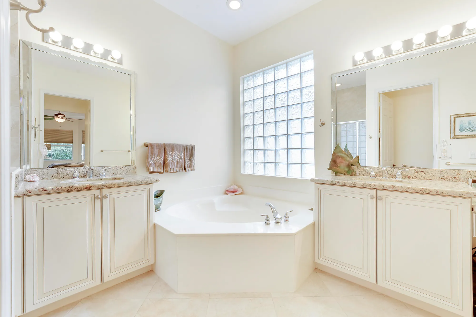 Property Slideshow image 14 of 34 | 10552 stone garden dr, Boynton Beach, FL, 33473