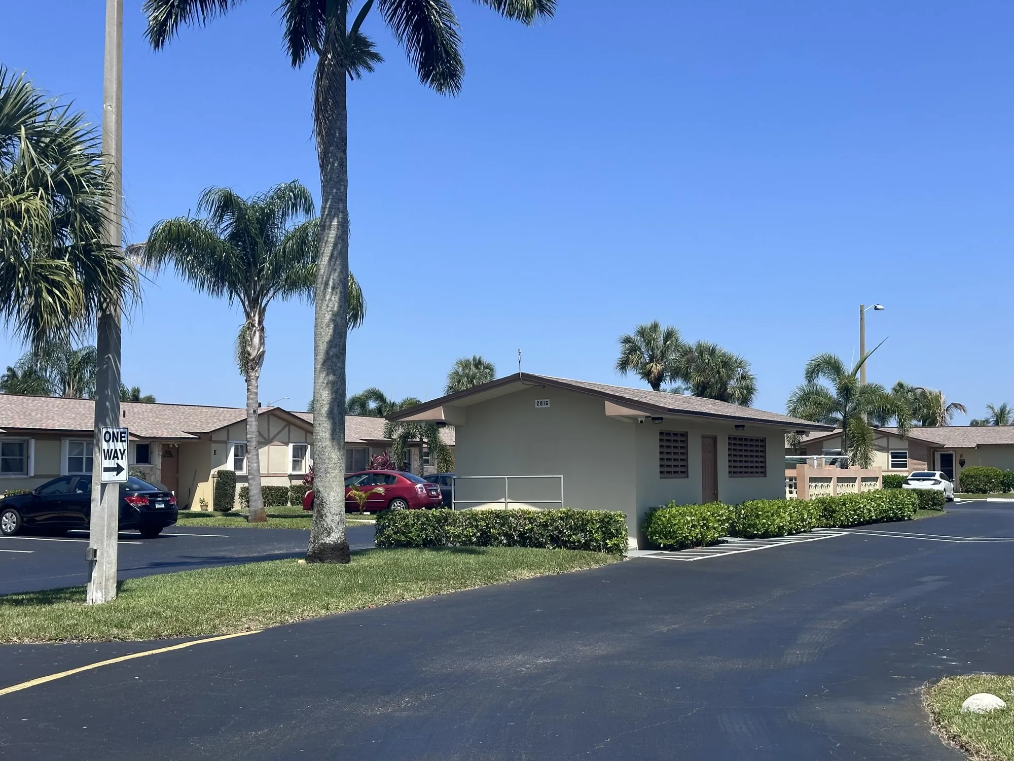 Property Slideshow image 2 of 16 | 2842 crosley dr b, West Palm Beach, FL, 33415