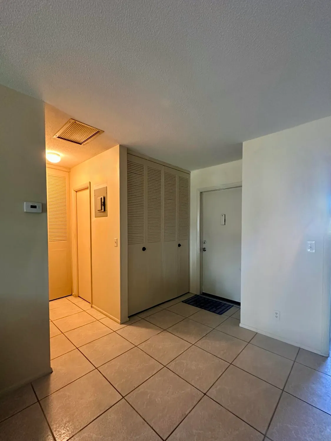 Property Slideshow image 3 of 16 | 2842 crosley dr b, West Palm Beach, FL, 33415