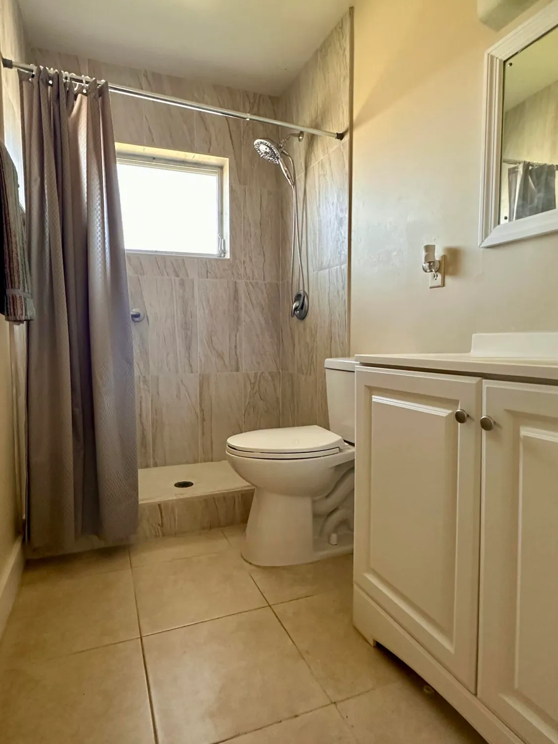 Property Slideshow image 9 of 16 | 2842 crosley dr b, West Palm Beach, FL, 33415