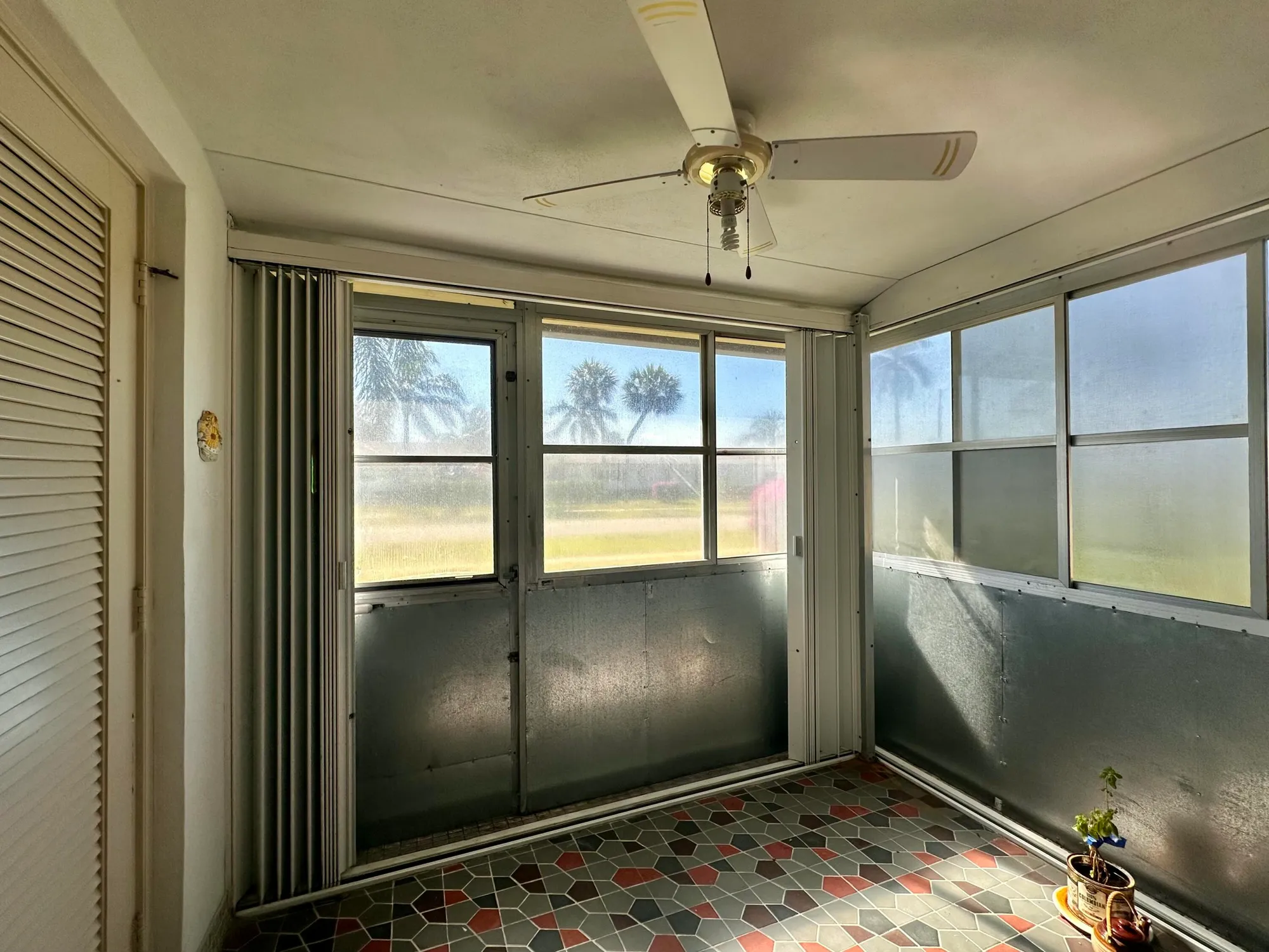 Property Slideshow image 11 of 16 | 2842 crosley dr b, West Palm Beach, FL, 33415