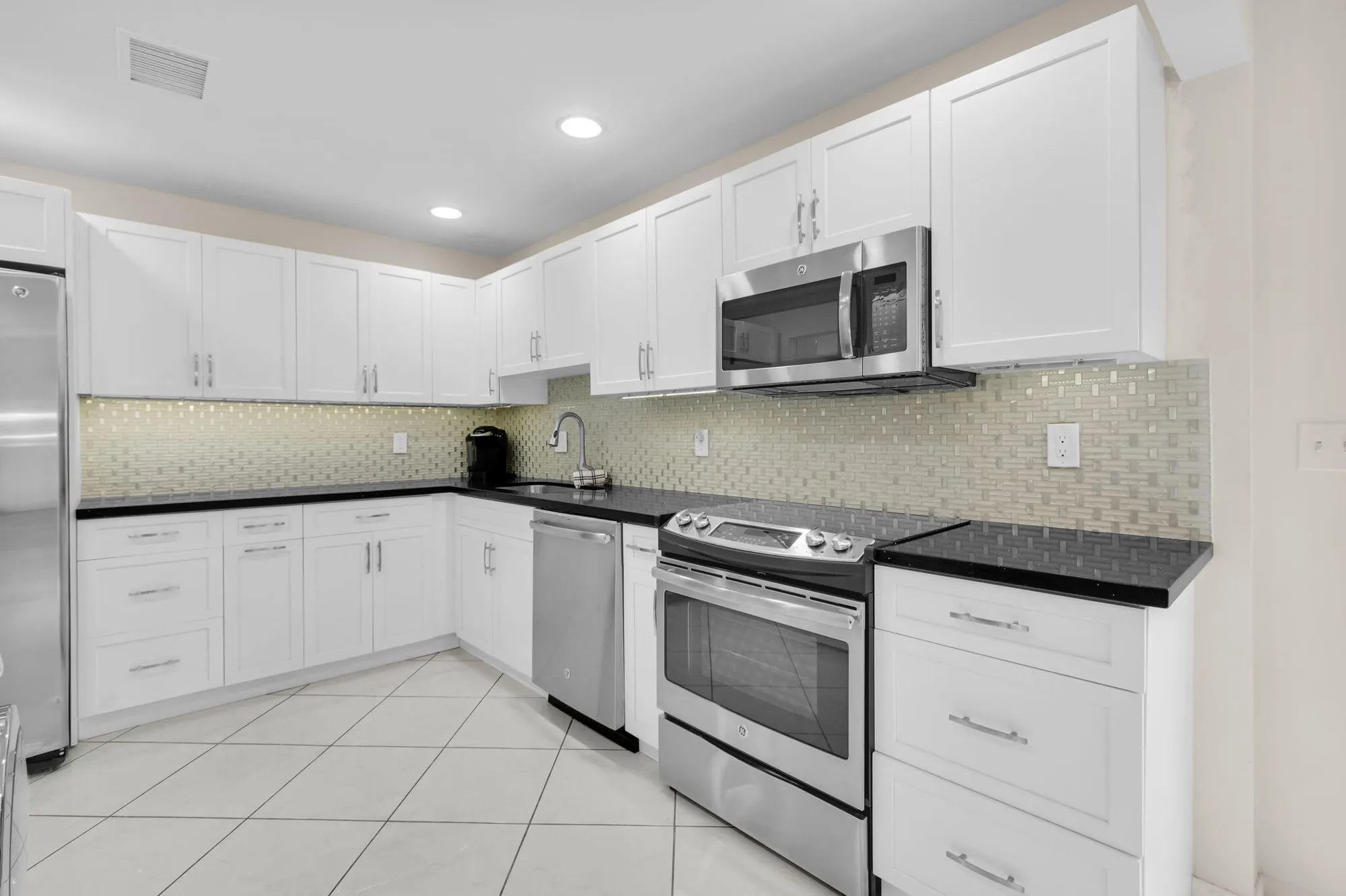 Property Slideshow image 10 of 54 | 12 westgate ln c, Boynton Beach, FL, 33436