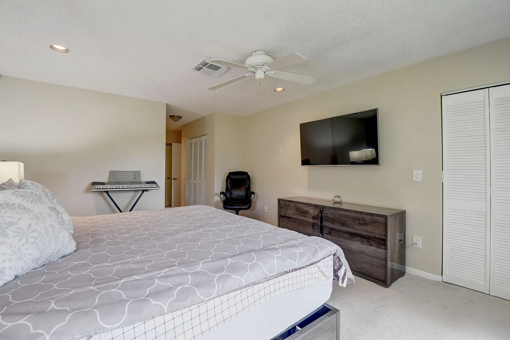 Property Slideshow image 17 of 31 | 18 westgate ln 18f, Boynton Beach, FL, 33436