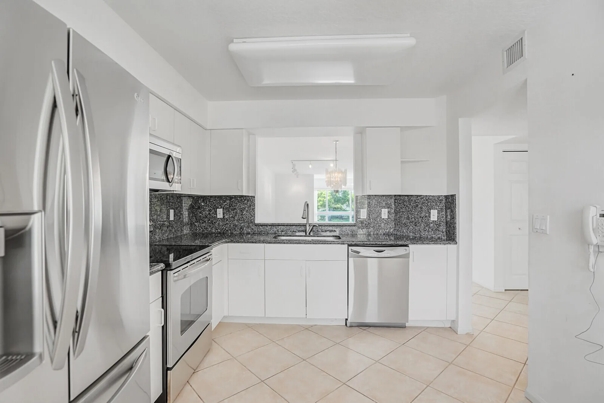 Property Slideshow image 6 of 45 | 5874 crystal shores dr apt 308, Boynton Beach, FL, 33437