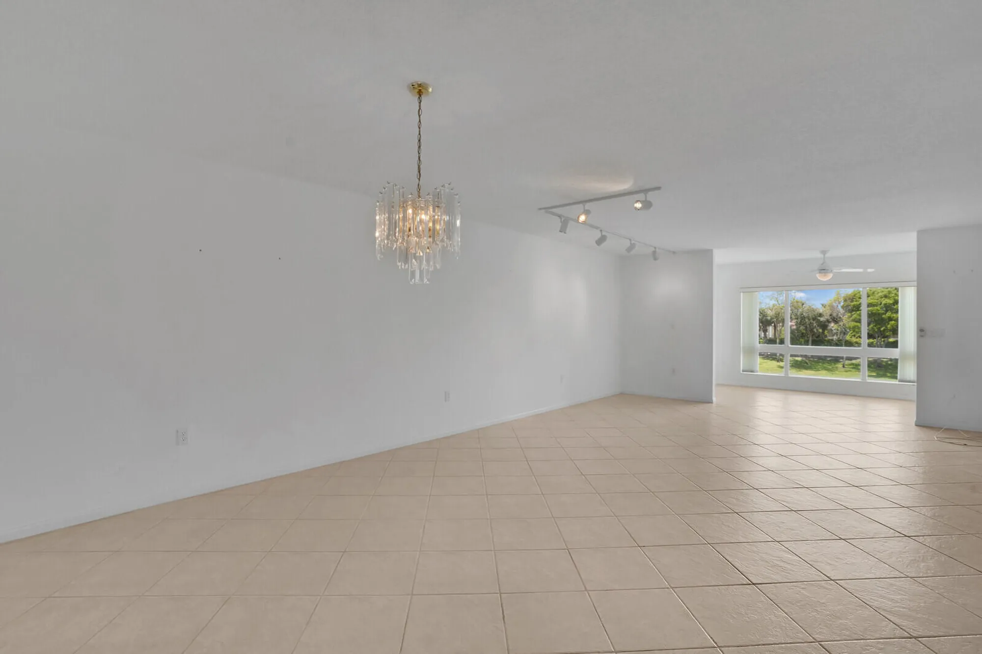 Property Slideshow image 7 of 45 | 5874 crystal shores dr apt 308, Boynton Beach, FL, 33437