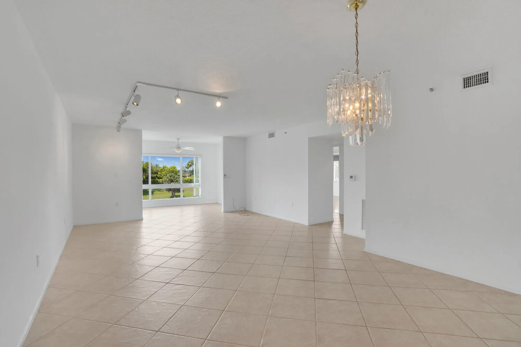 Property Slideshow image 8 of 45 | 5874 crystal shores dr apt 308, Boynton Beach, FL, 33437