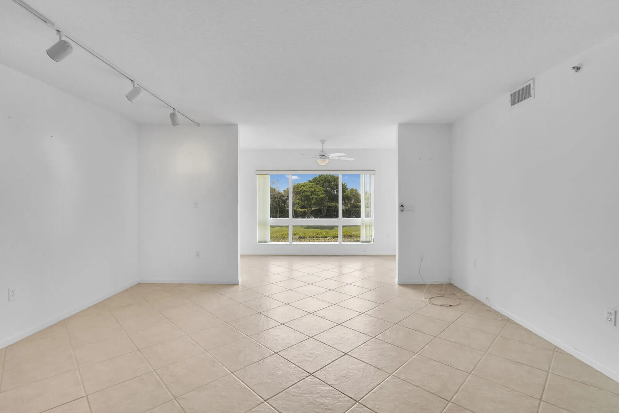 Property Slideshow image 12 of 45 | 5874 crystal shores dr apt 308, Boynton Beach, FL, 33437