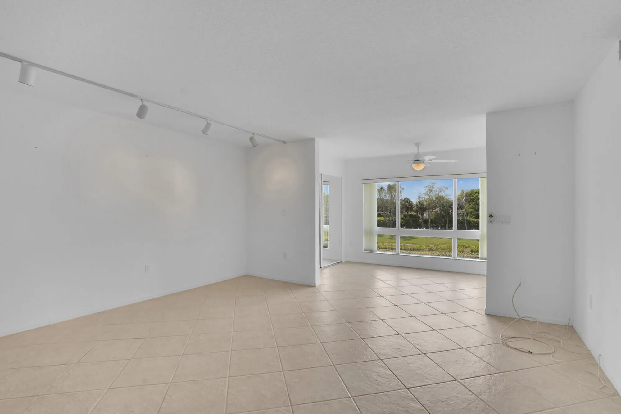 Property Slideshow image 11 of 45 | 5874 crystal shores dr apt 308, Boynton Beach, FL, 33437