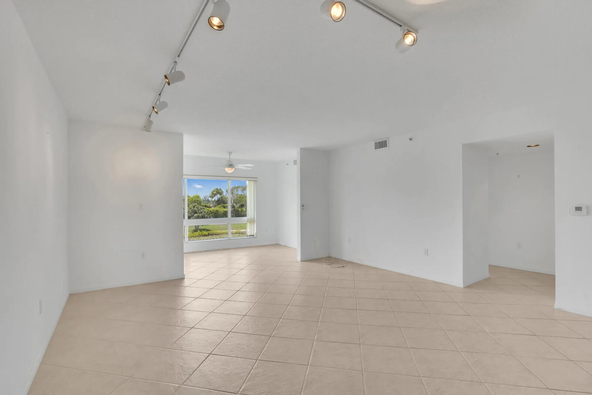 Property Slideshow image 13 of 45 | 5874 crystal shores dr apt 308, Boynton Beach, FL, 33437