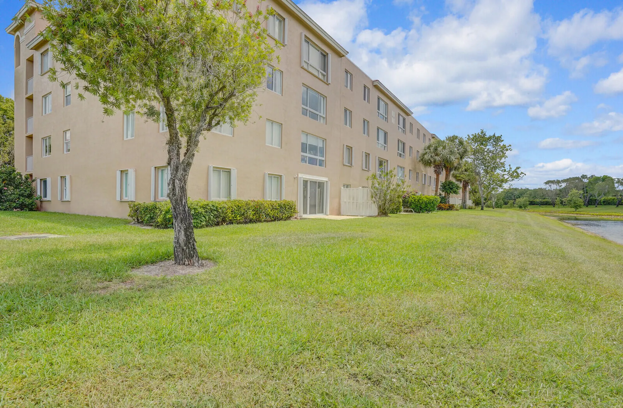 Property Slideshow image 33 of 45 | 5874 crystal shores dr apt 308, Boynton Beach, FL, 33437