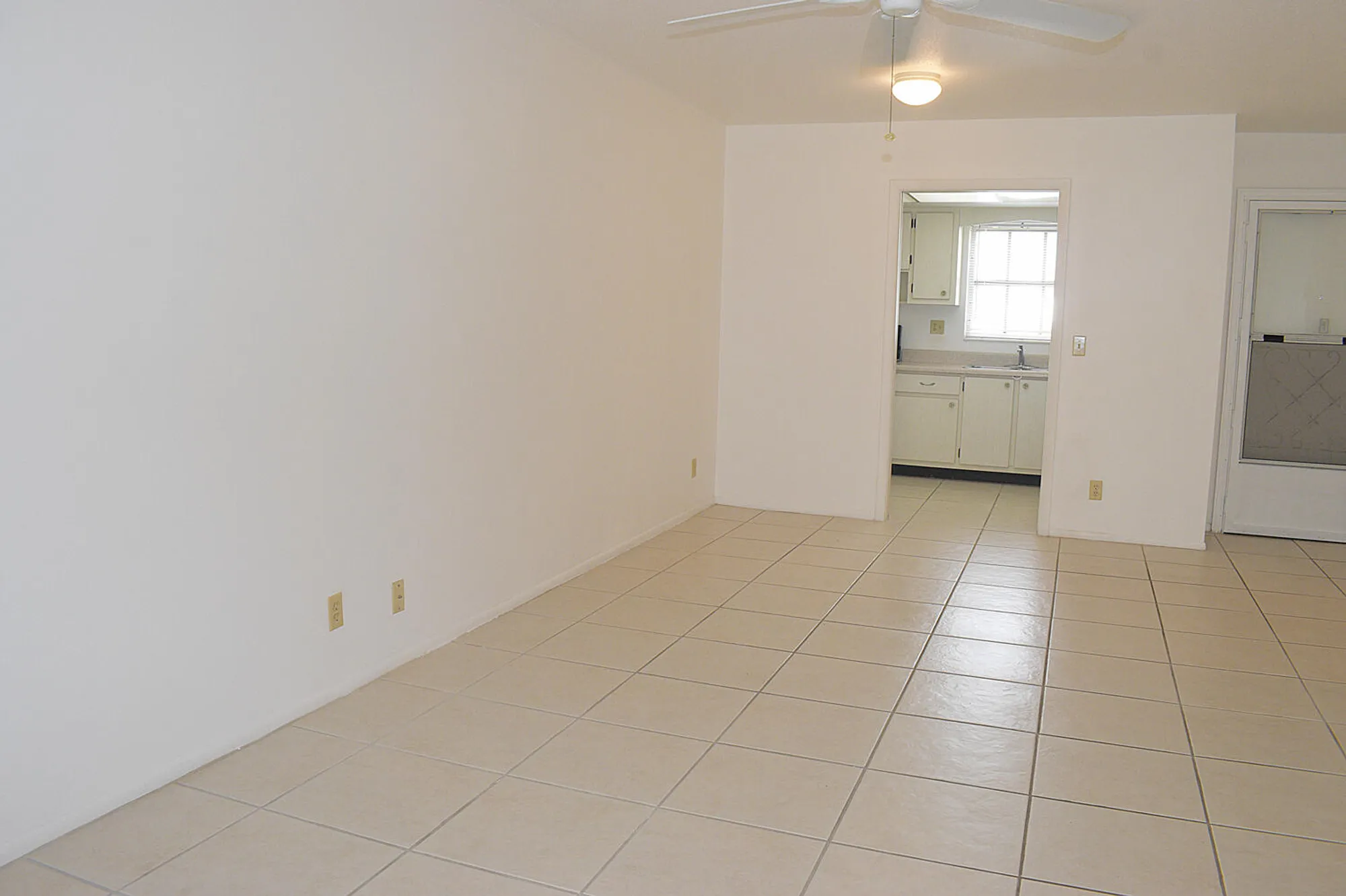 Property Slideshow image 11 of 33 | 2930 crosley dr g, West Palm Beach, FL, 33415