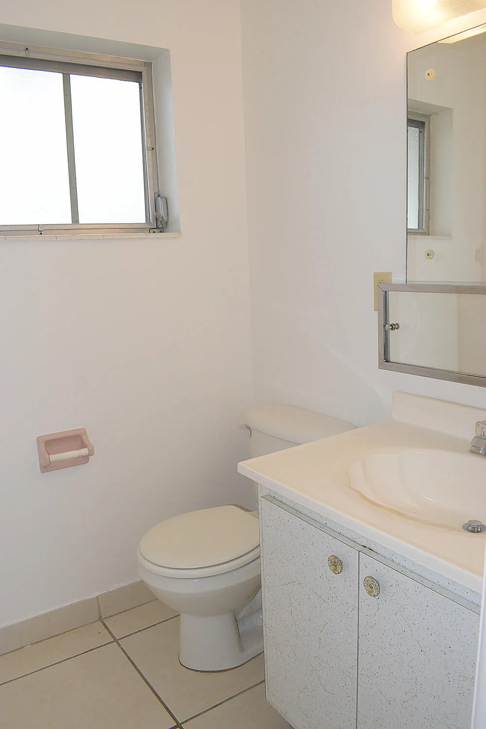 Property Slideshow image 14 of 33 | 2930 crosley dr g, West Palm Beach, FL, 33415