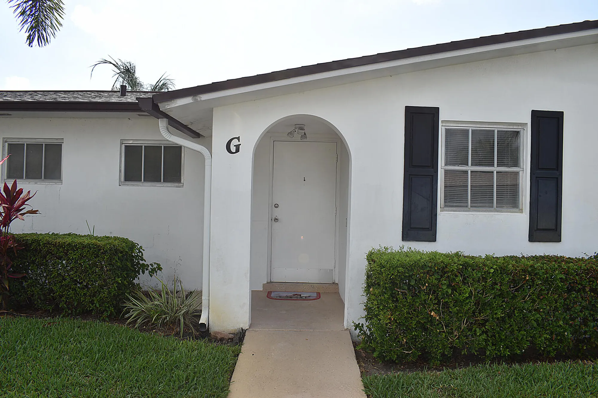 Property Slideshow image 3 of 33 | 2930 crosley dr g, West Palm Beach, FL, 33415
