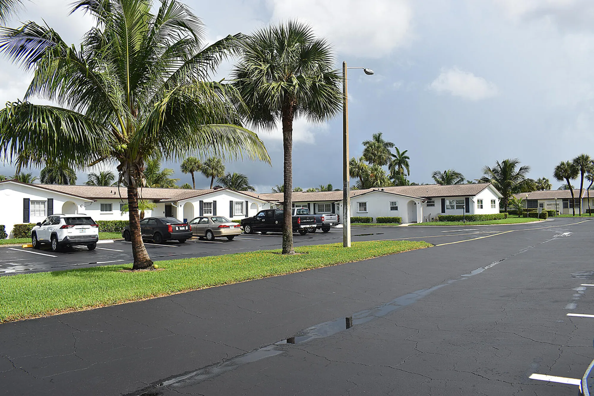 Property Slideshow image 28 of 33 | 2930 crosley dr g, West Palm Beach, FL, 33415