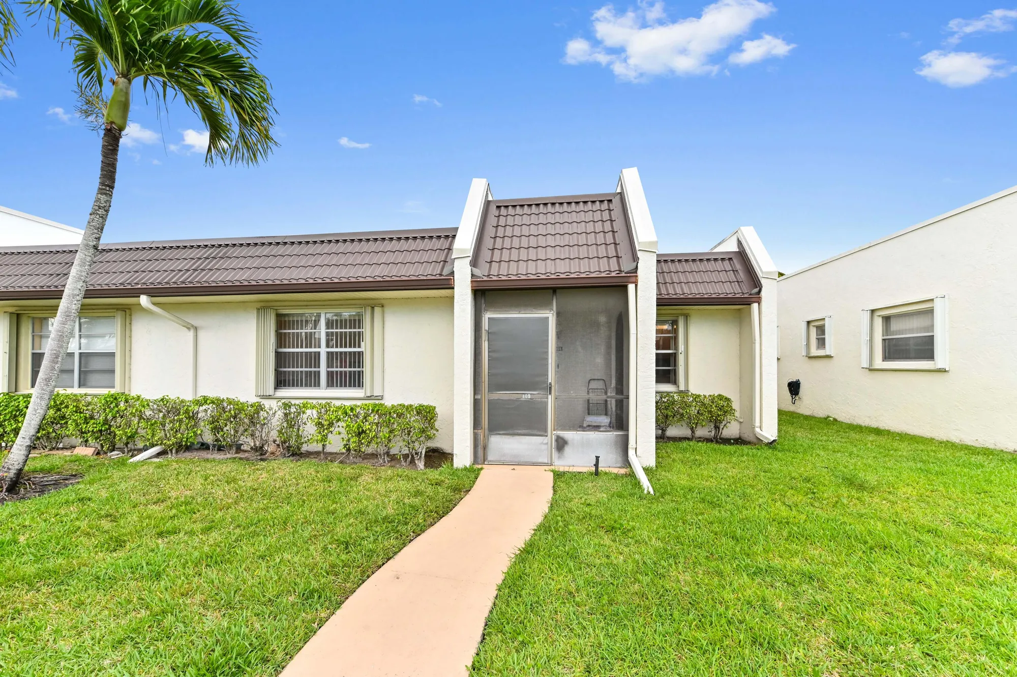 Property Slideshow image 2 of 29 | 109 lake rebecca dr # 109, West Palm Beach, FL, 33411