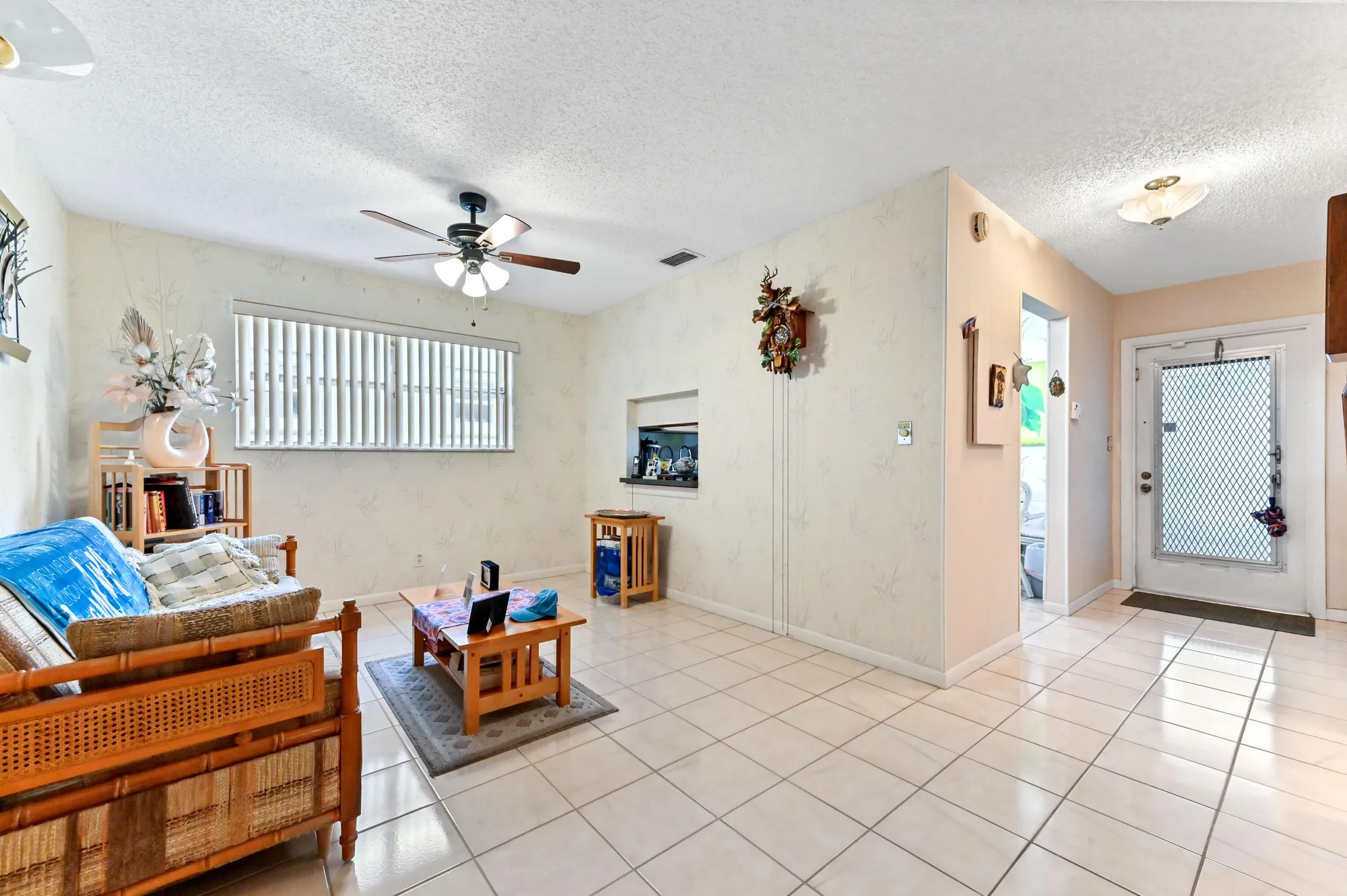 Property Slideshow image 12 of 29 | 109 lake rebecca dr # 109, West Palm Beach, FL, 33411