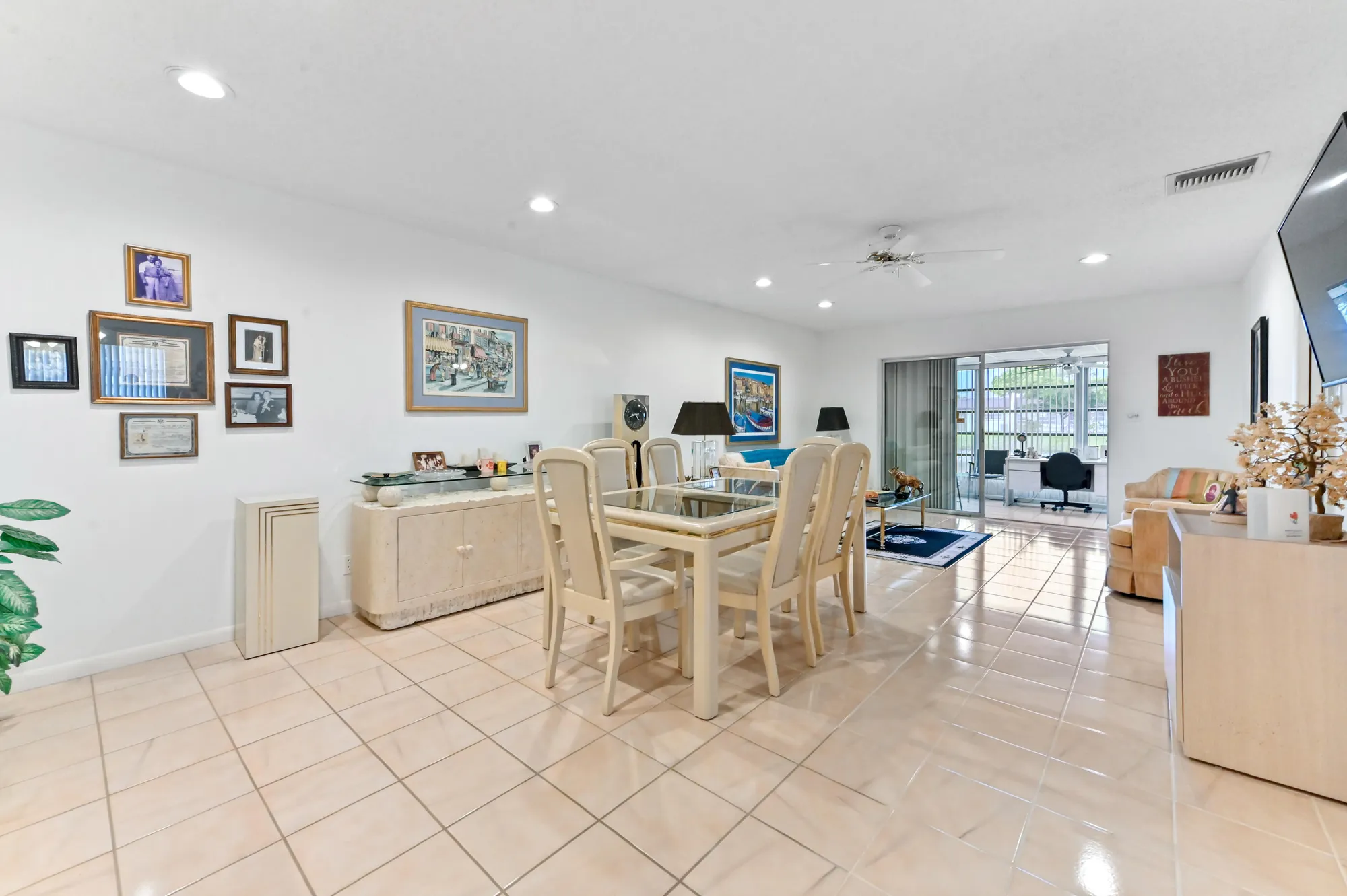 Property Slideshow image 17 of 29 | 109 lake rebecca dr # 109, West Palm Beach, FL, 33411