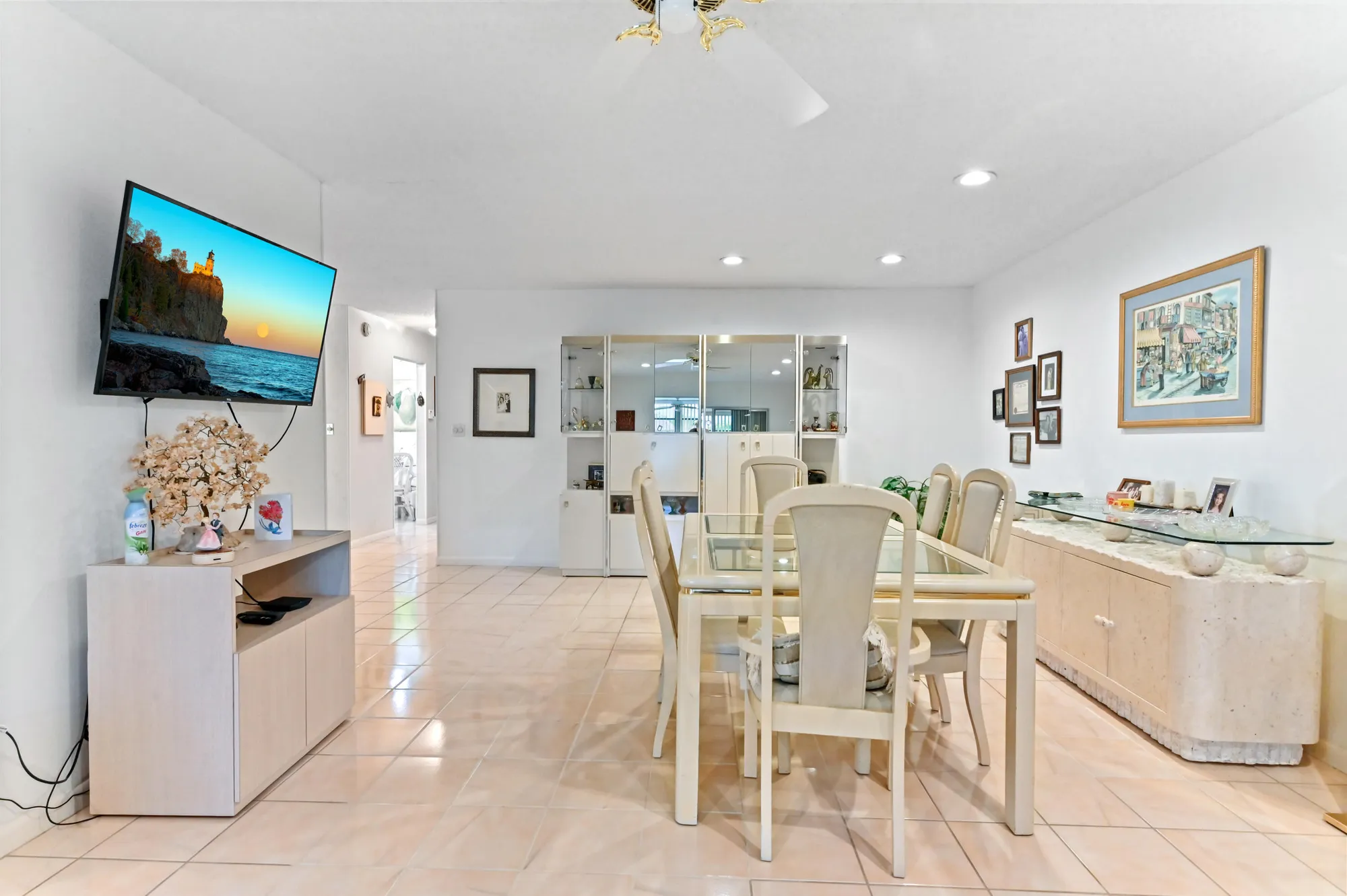 Property Slideshow image 16 of 29 | 109 lake rebecca dr # 109, West Palm Beach, FL, 33411