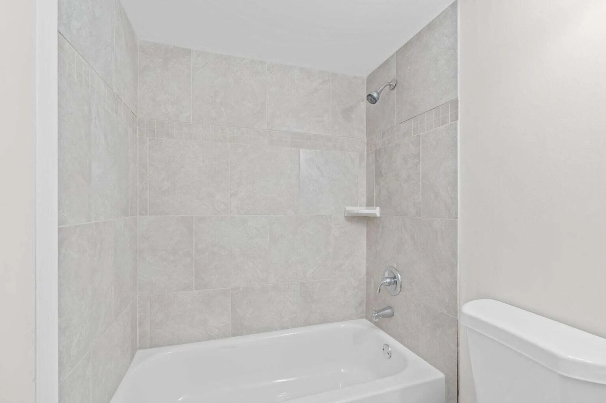 Property Slideshow image 8 of 18 | 118 sheffield e unit e, West Palm Beach, FL, 33417