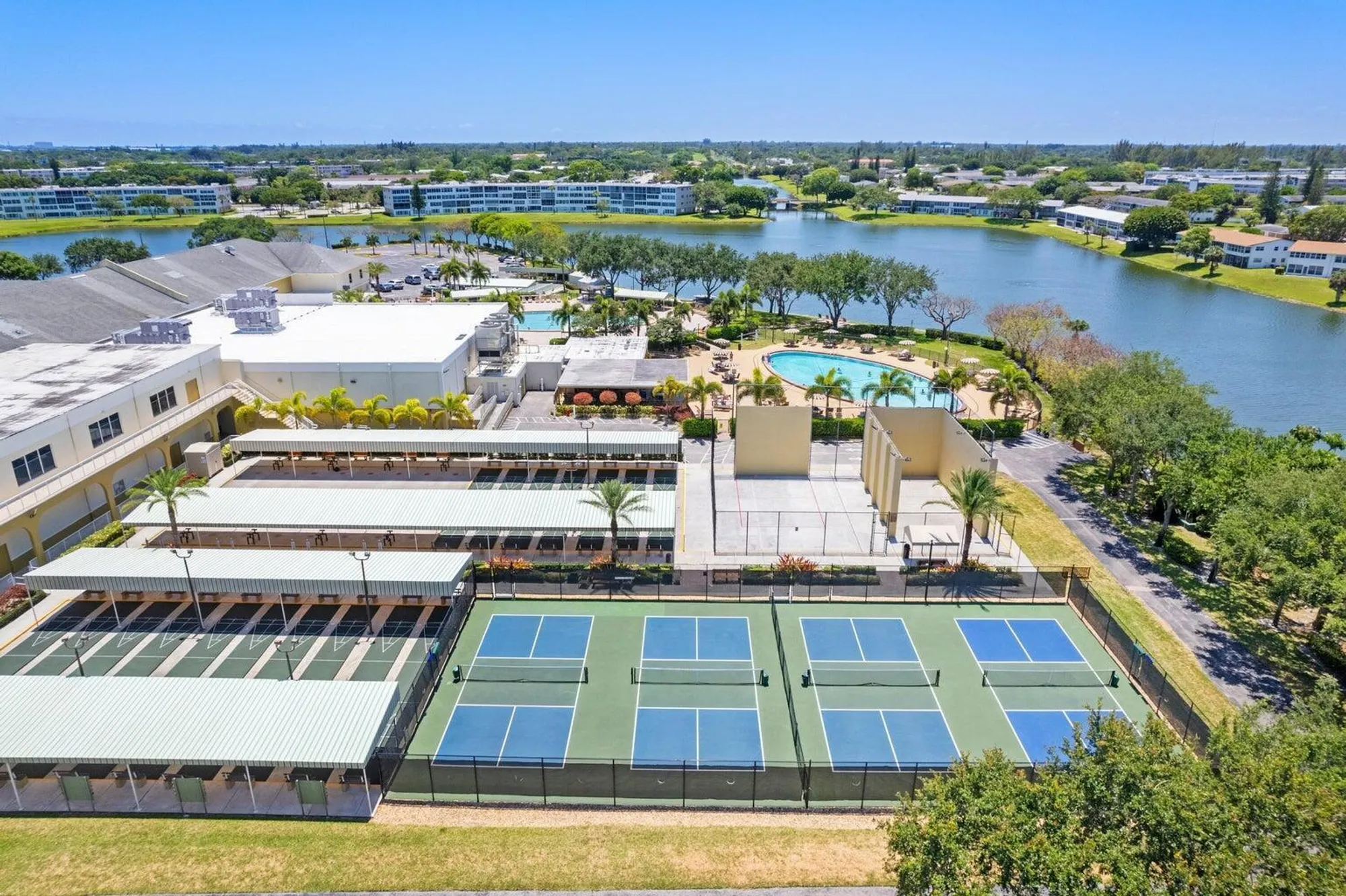 Property Slideshow image 2 of 18 | 118 sheffield e unit e, West Palm Beach, FL, 33417