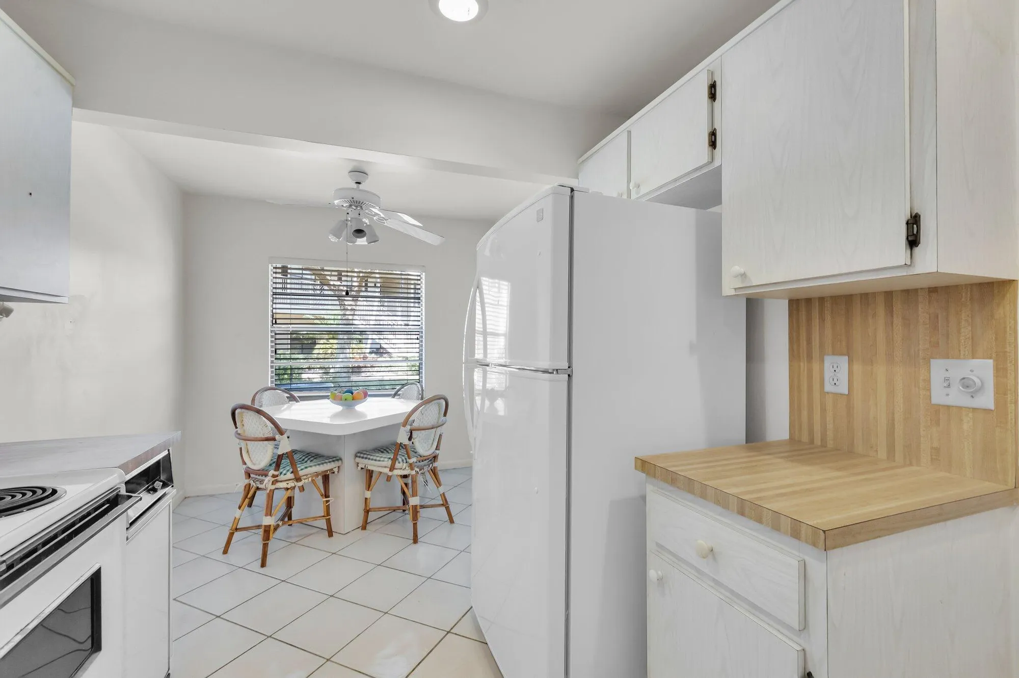 Property Slideshow image 11 of 71 | 7 stratford dr c, Boynton Beach, FL, 33436