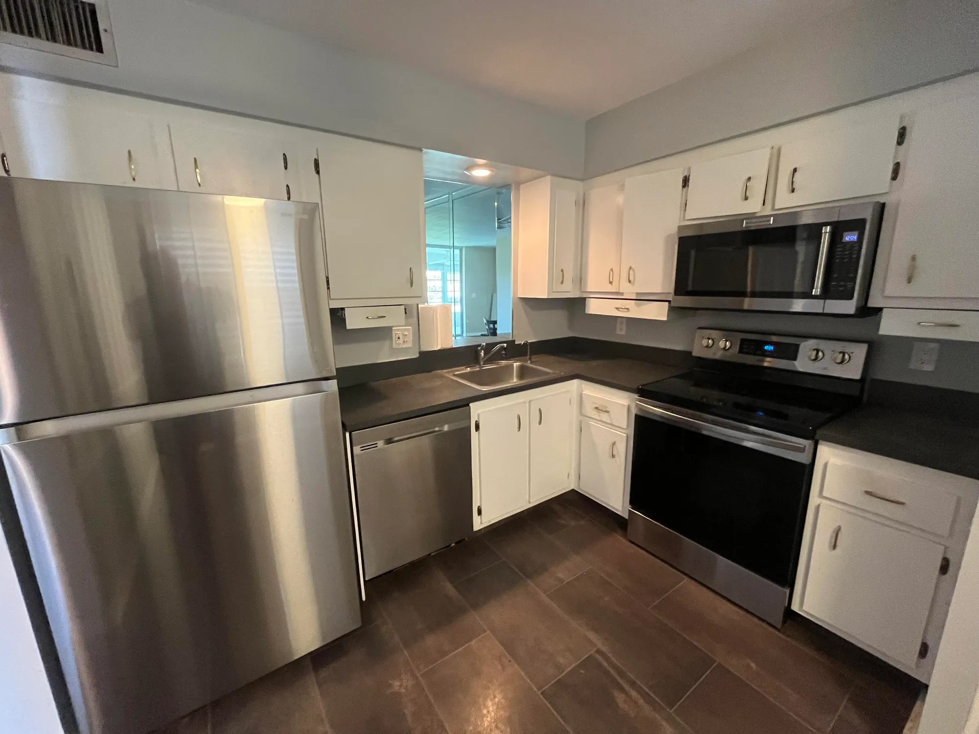 Property Slideshow image 9 of 29 | 14701 cumberland dr apt 301, Delray Beach, FL, 33446