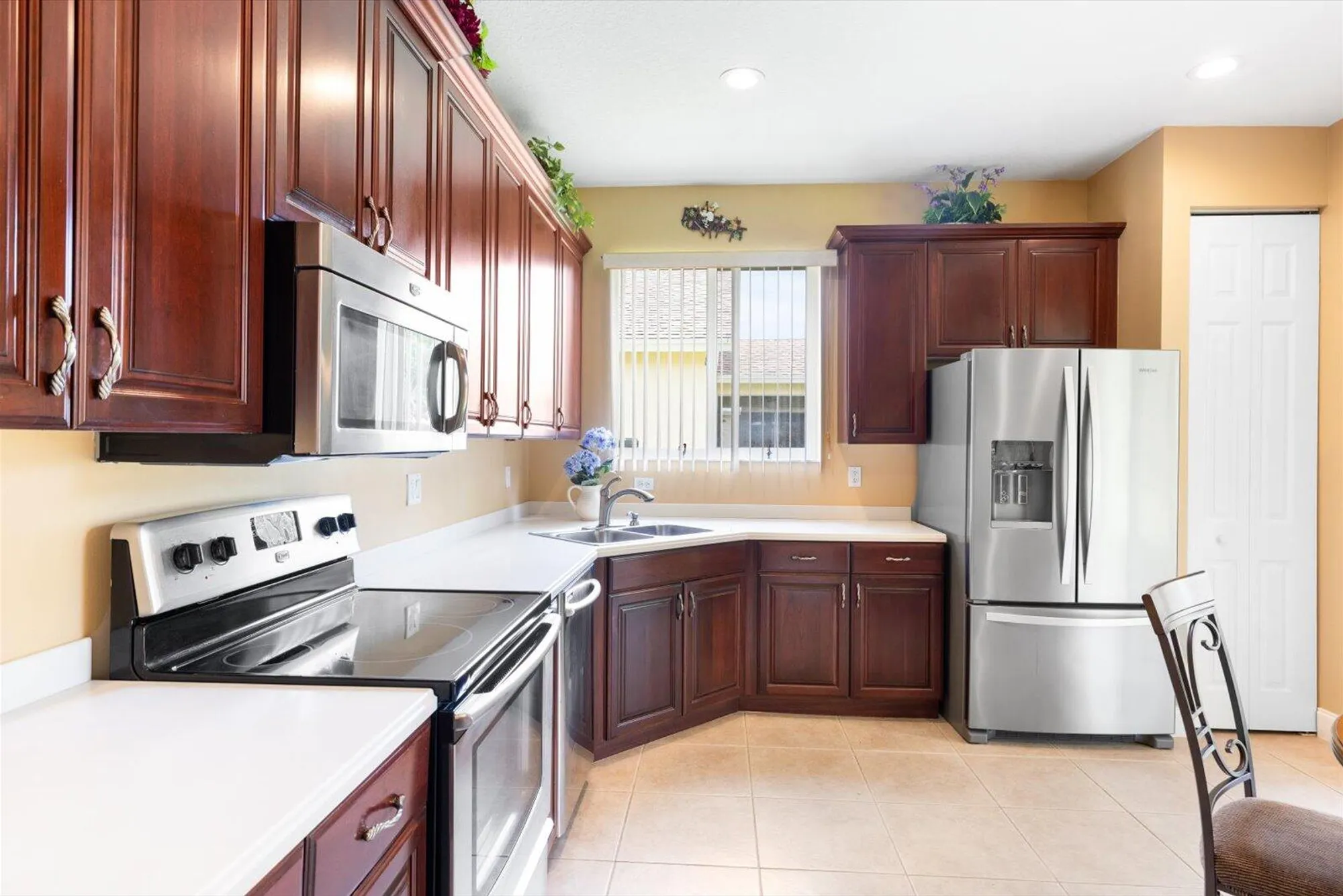 Property Slideshow image 10 of 45 | 447 sw talquin ln, Port Saint Lucie, FL, 34986