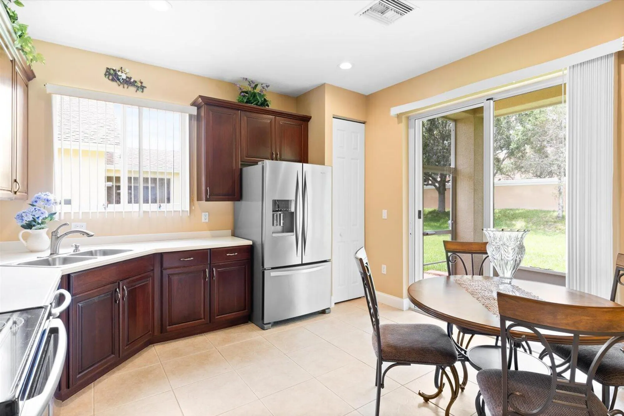 Property Slideshow image 11 of 45 | 447 sw talquin ln, Port Saint Lucie, FL, 34986