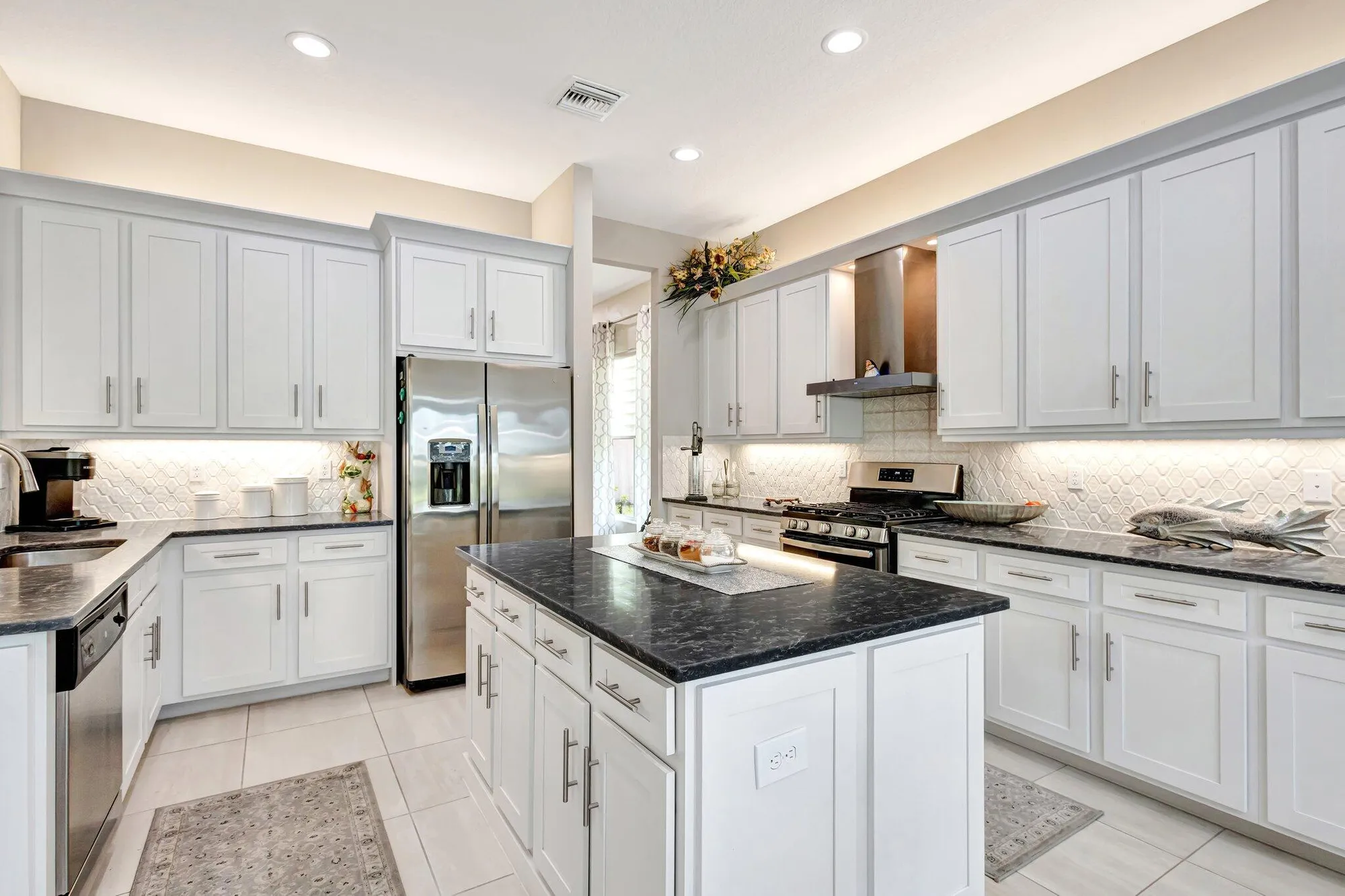 Property Slideshow image 20 of 94 | 11051 sw ivory springs ln, Port Saint Lucie, FL, 34987