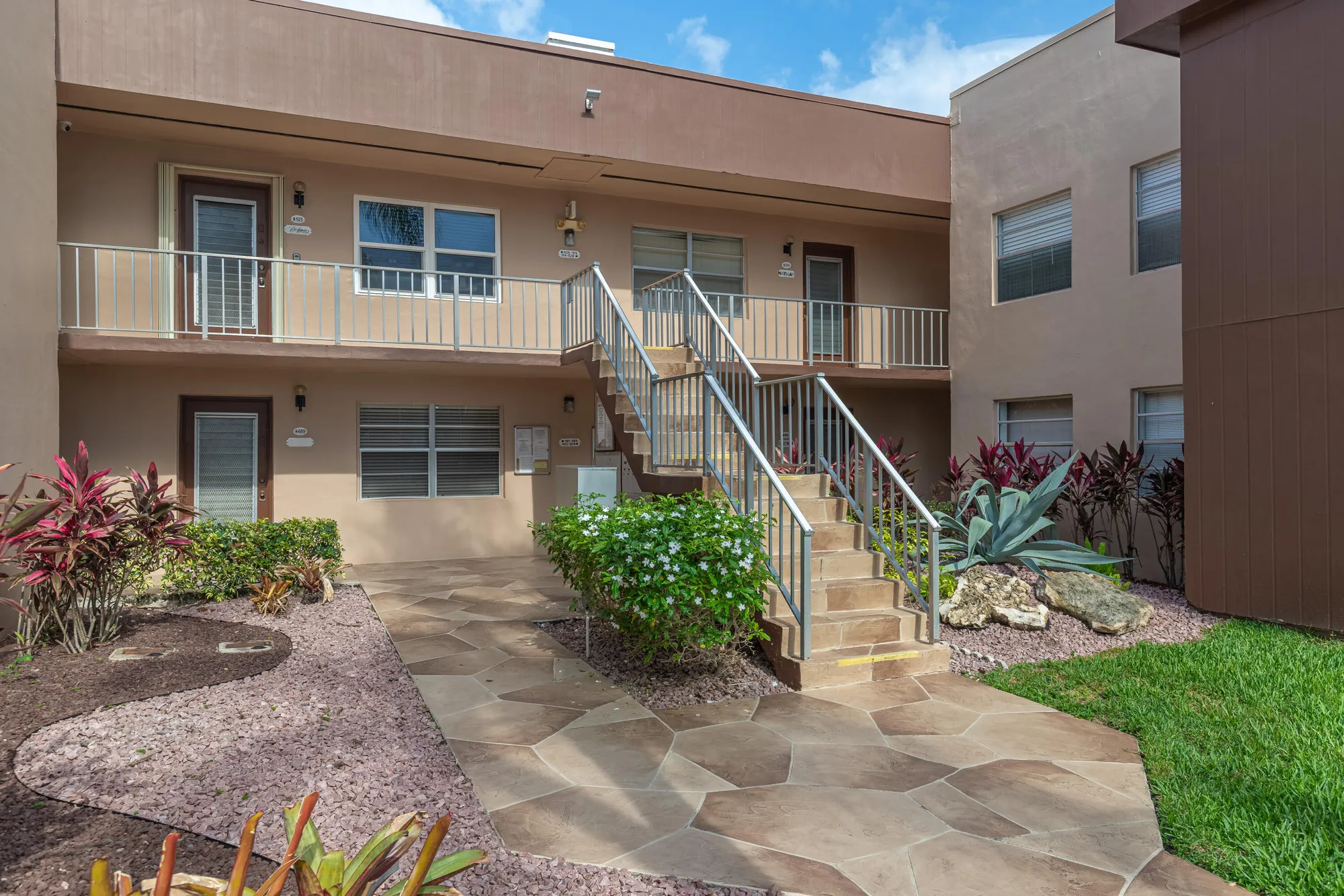Property Slideshow image 1 of 35 | 518 burgundy k k, Delray Beach, FL, 33484