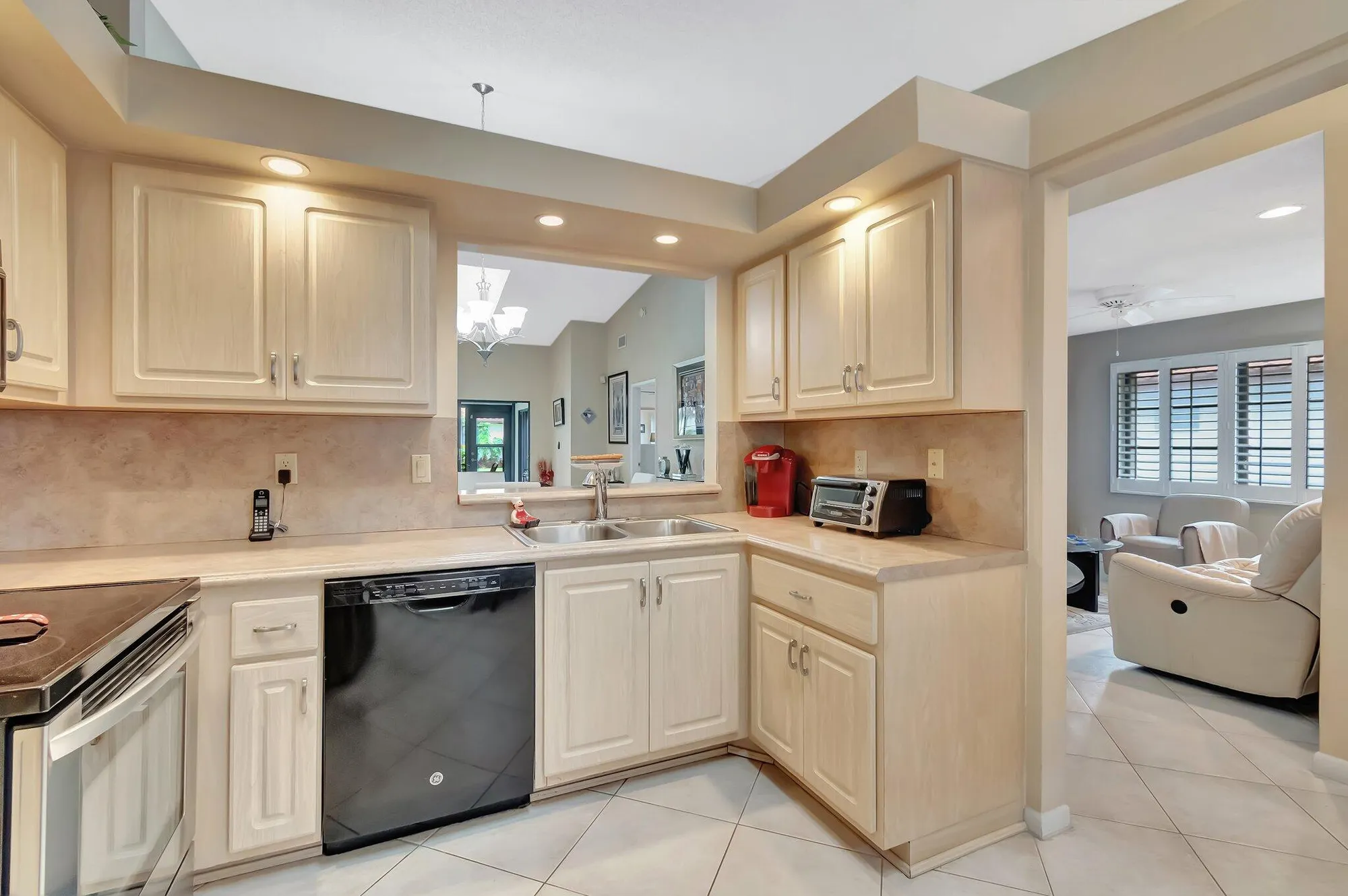 Property Slideshow image 19 of 92 | 6375 kings gate cir, Delray Beach, FL, 33484