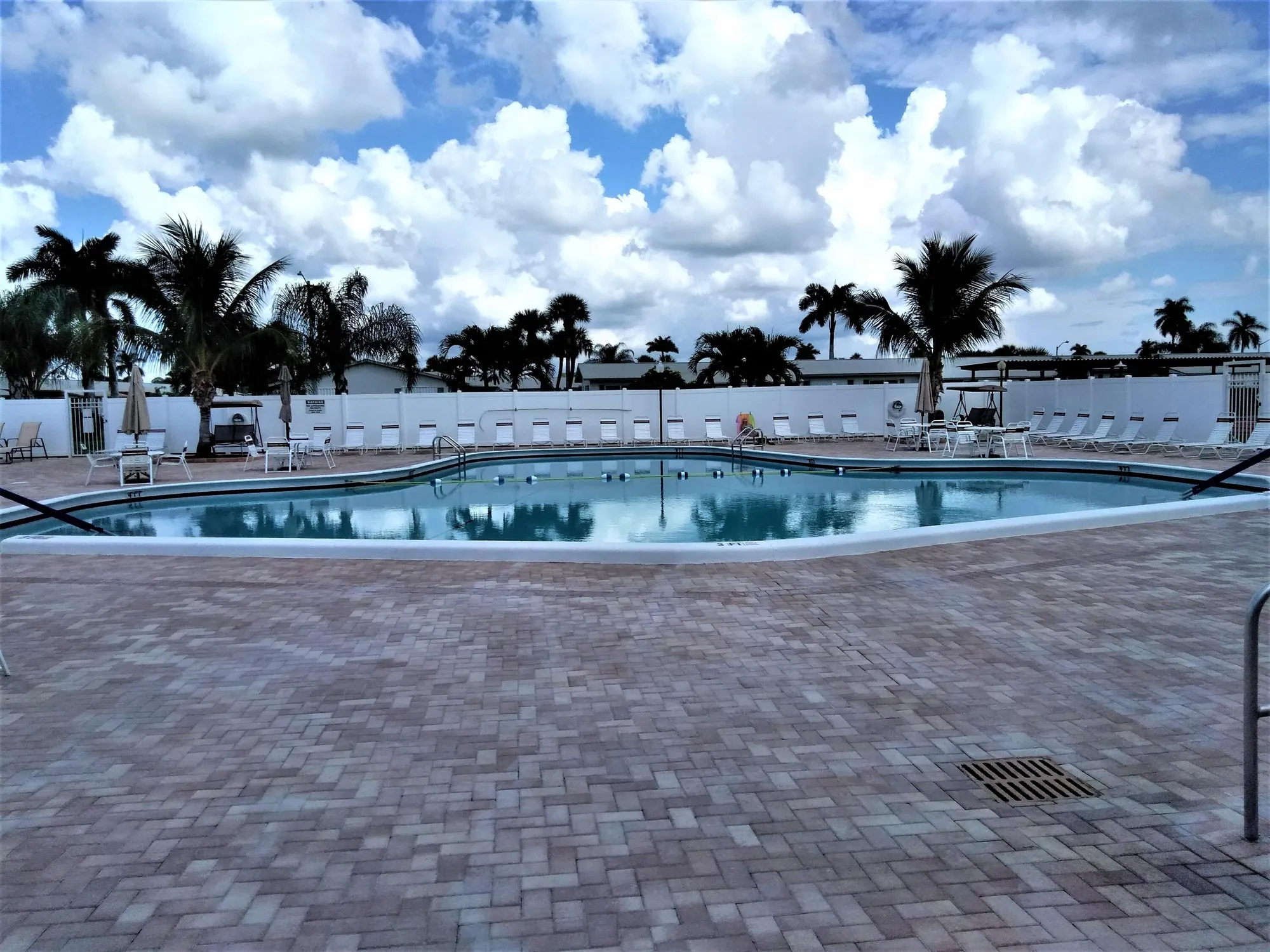 Property Slideshow image 33 of 43 | 2802 crosley dr d, West Palm Beach, FL, 33415