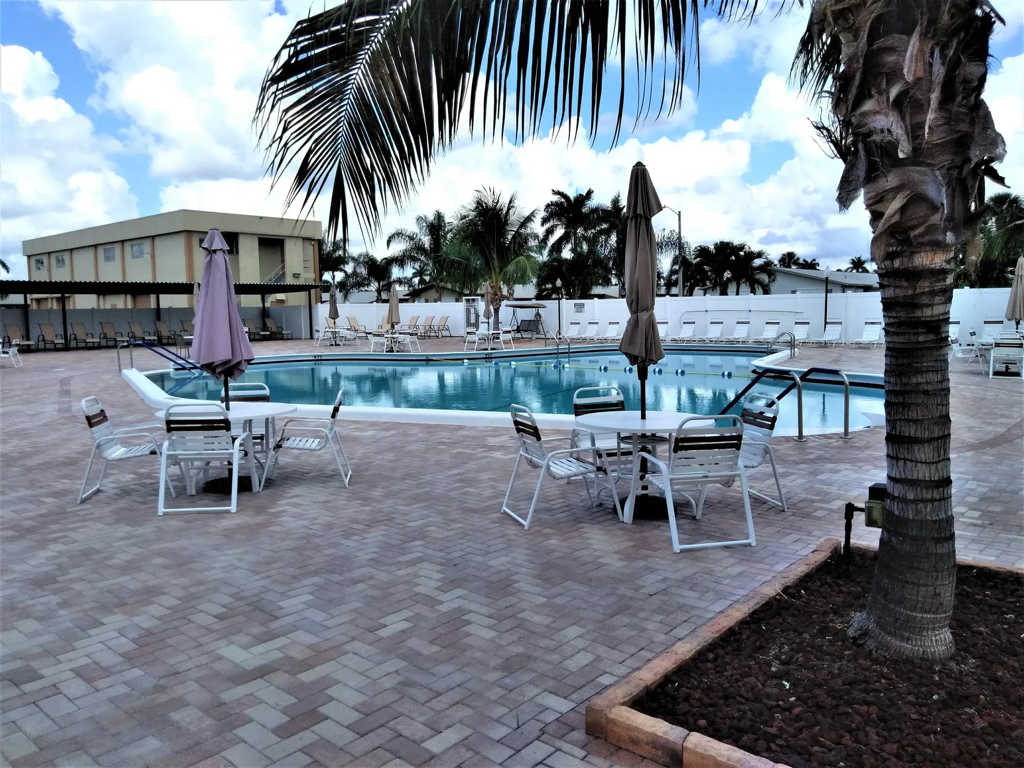 Property Slideshow image 38 of 43 | 2802 crosley dr d, West Palm Beach, FL, 33415