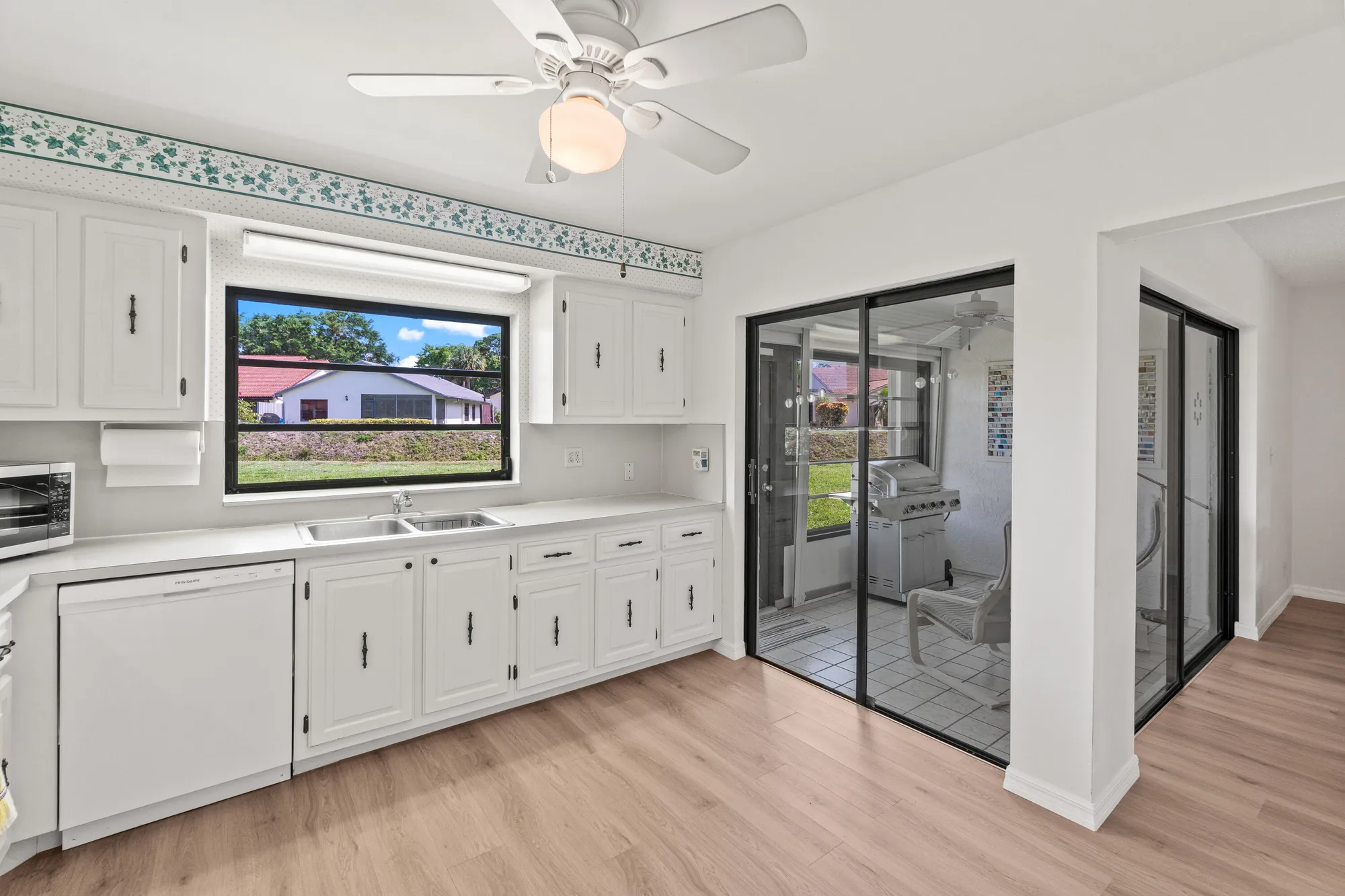 Property Slideshow image 12 of 28 | 4858 equestrian rd b, Boynton Beach, FL, 33436