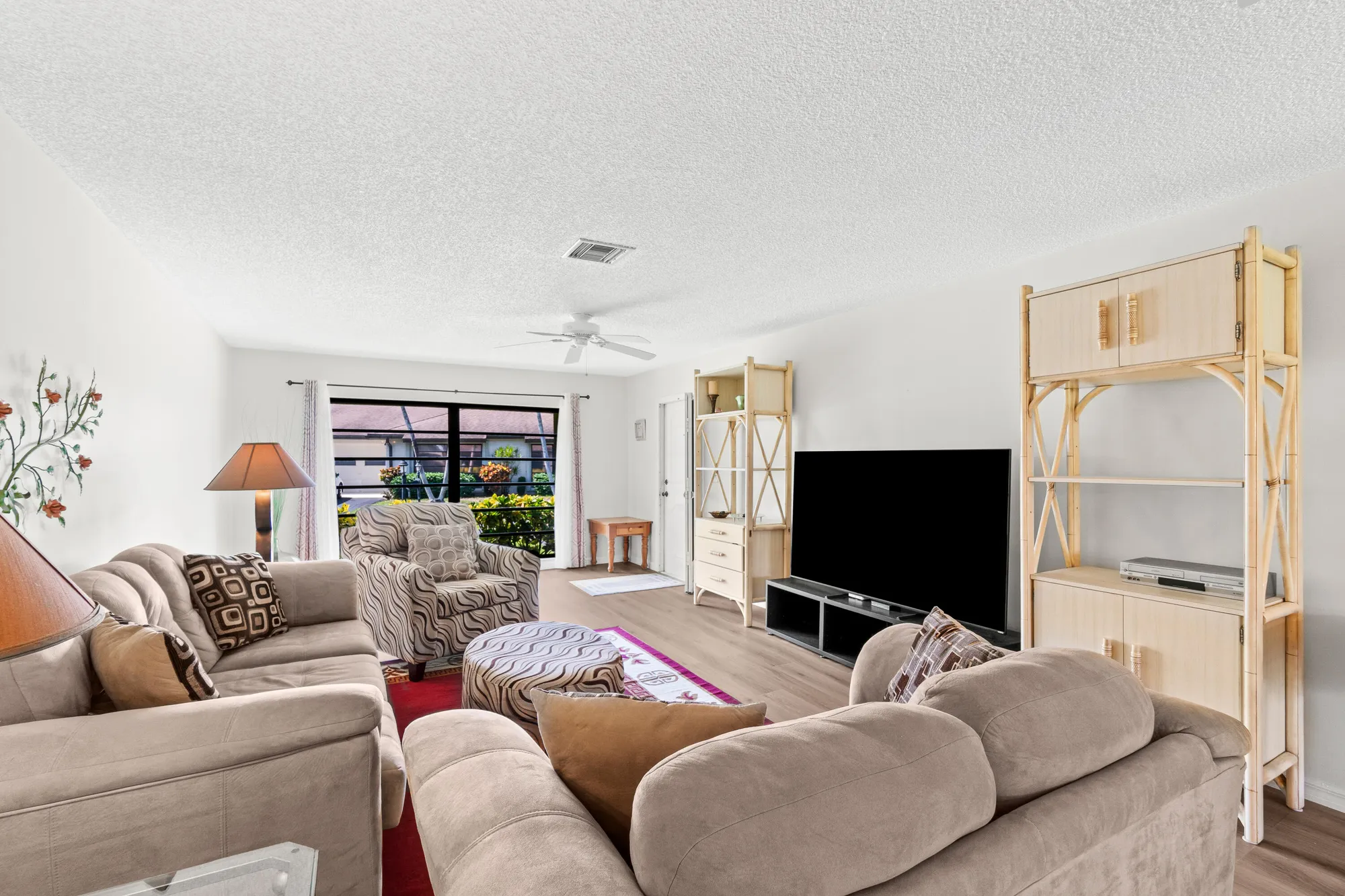 Property Slideshow image 7 of 28 | 4858 equestrian rd b, Boynton Beach, FL, 33436