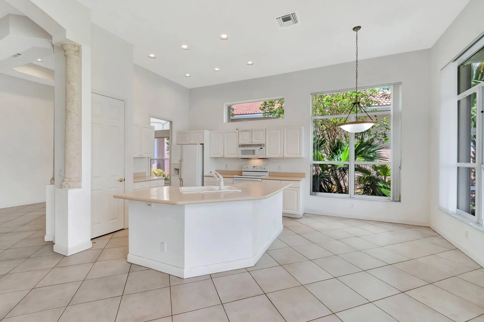 Property Slideshow image 17 of 100 | 6943 fairway lakes dr, Boynton Beach, FL, 33472