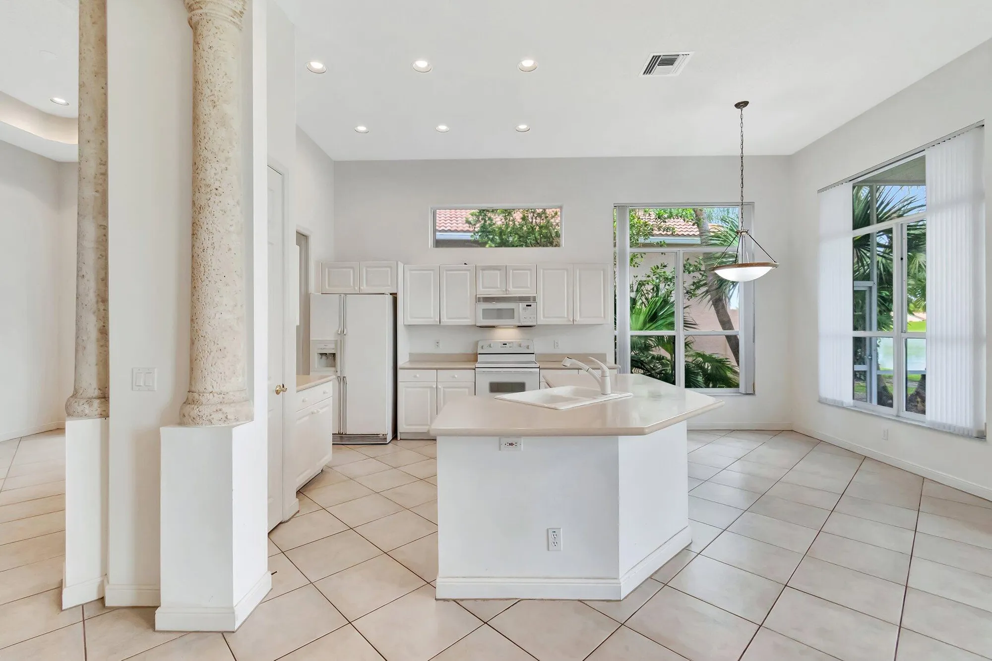 Property Slideshow image 18 of 100 | 6943 fairway lakes dr, Boynton Beach, FL, 33472