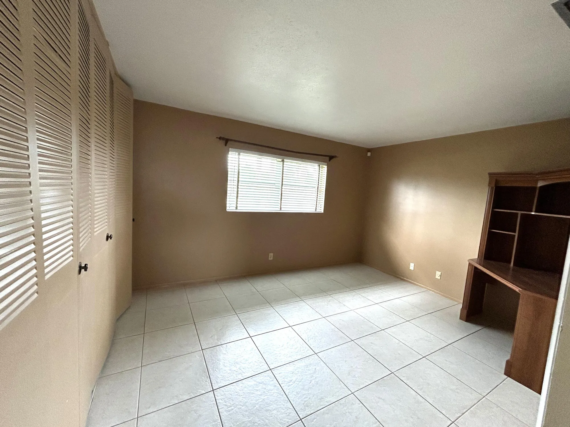 Property Slideshow image 8 of 43 | 2802 crosley dr d, West Palm Beach, FL, 33415